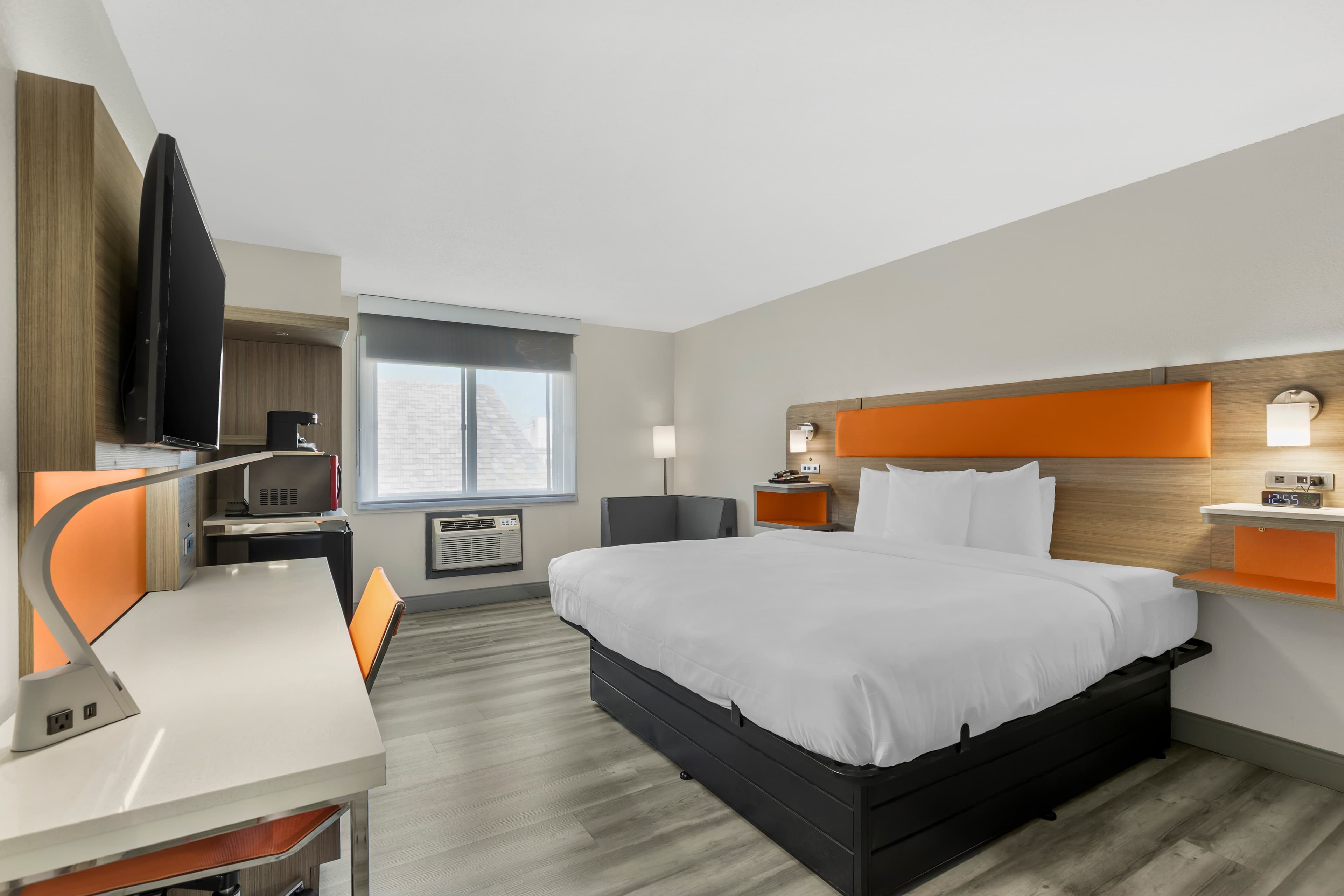 Quality Inn & Suites Ottumwa North - Image 3