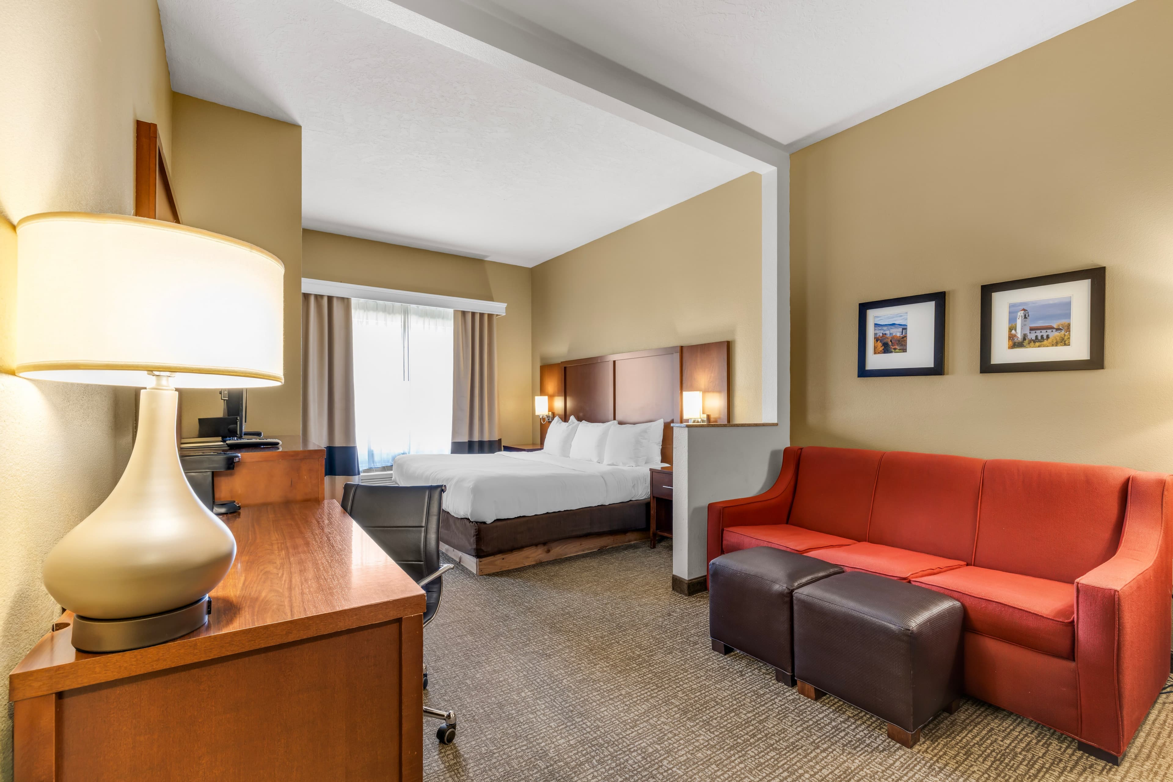 Comfort Suites Airport — 6