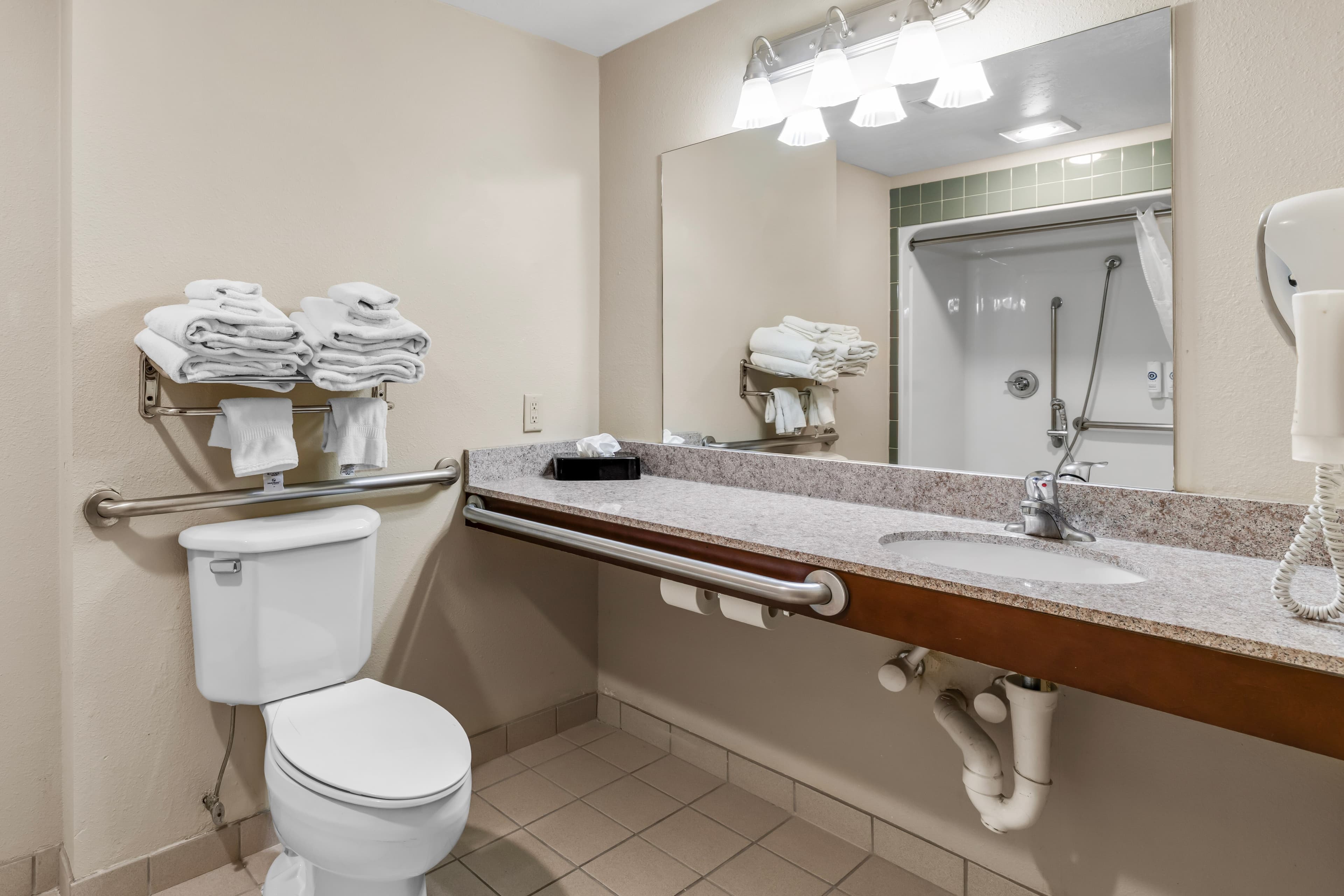 Comfort Suites Airport — 13