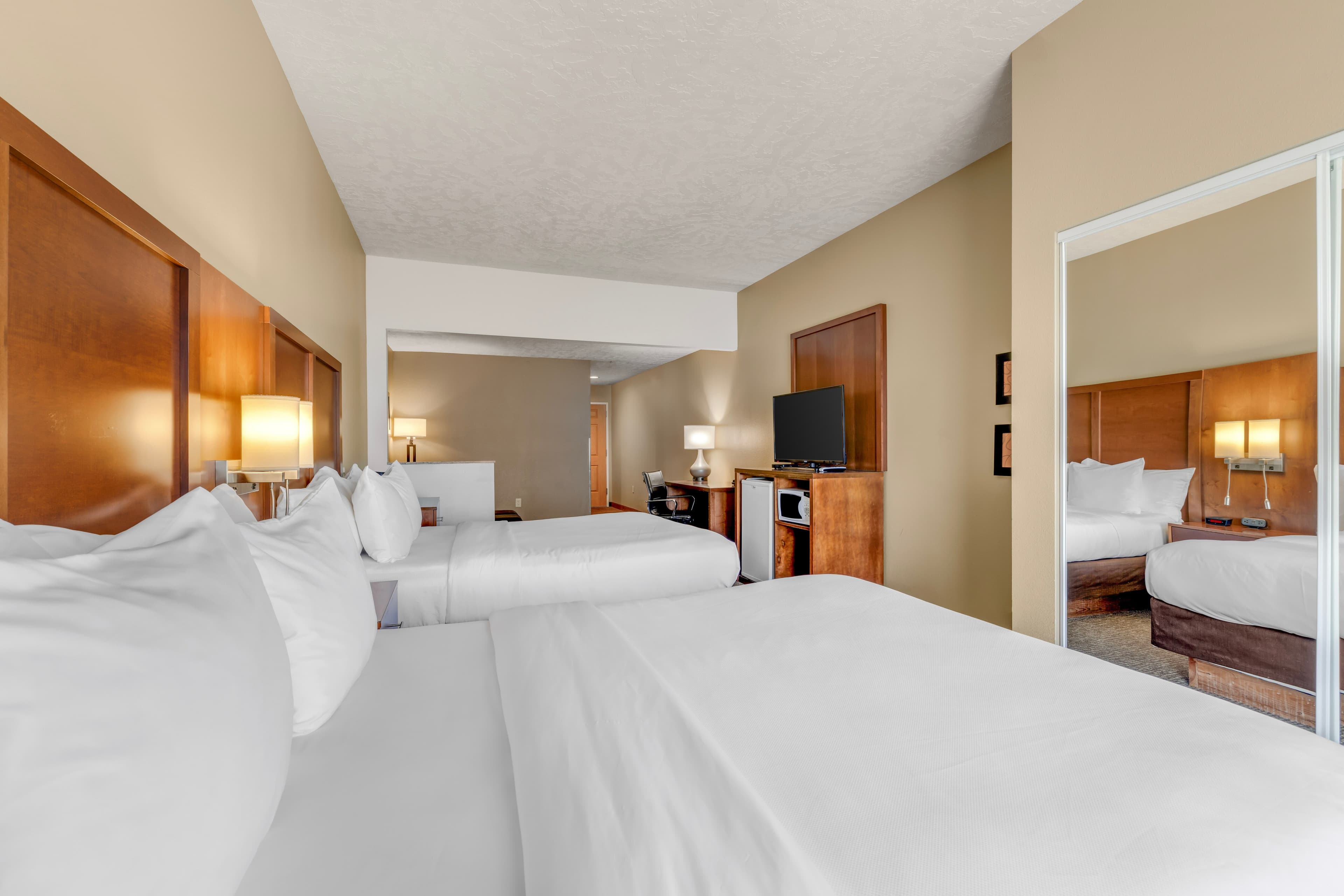 Comfort Suites Airport — 17