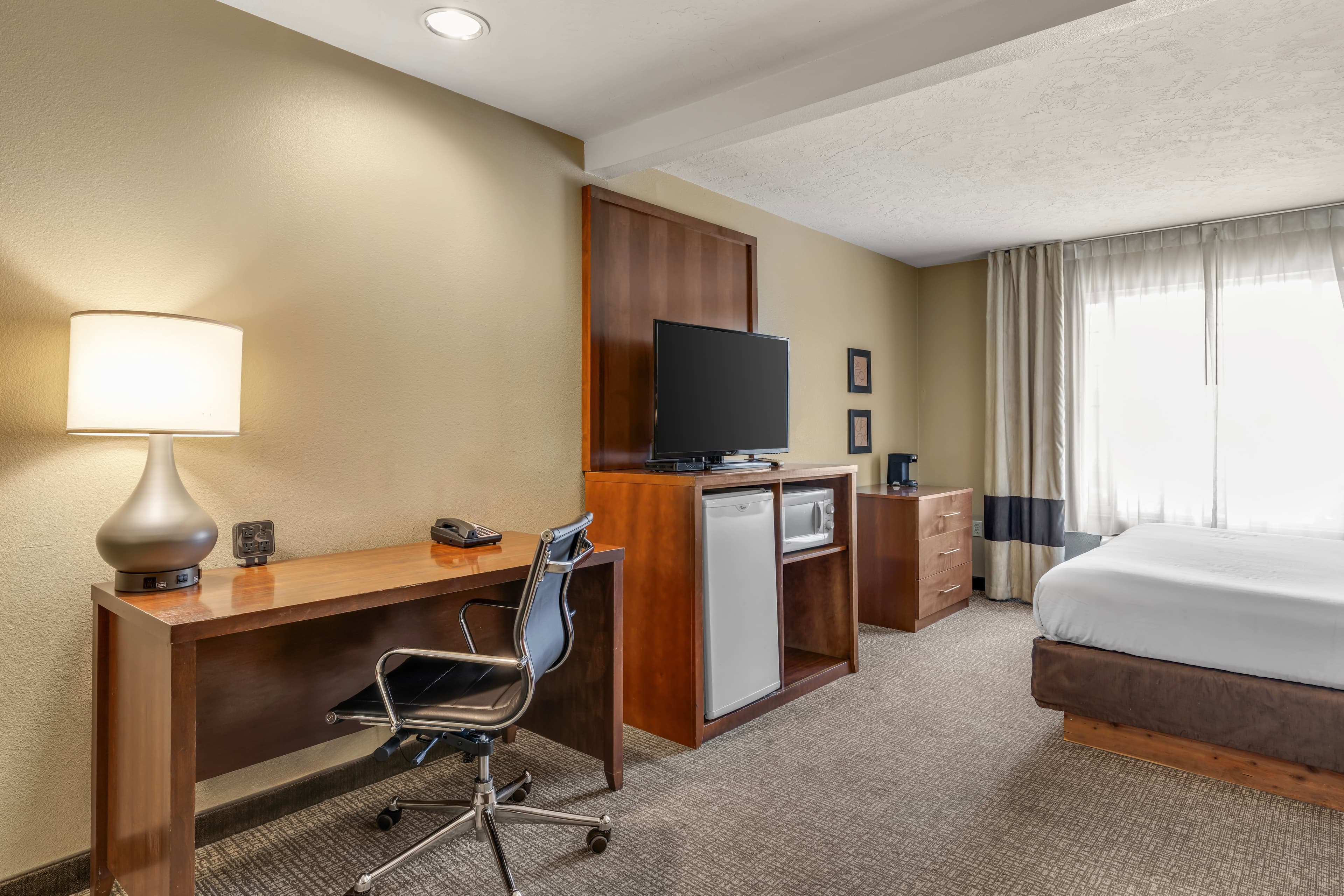 Comfort Suites Airport — 21