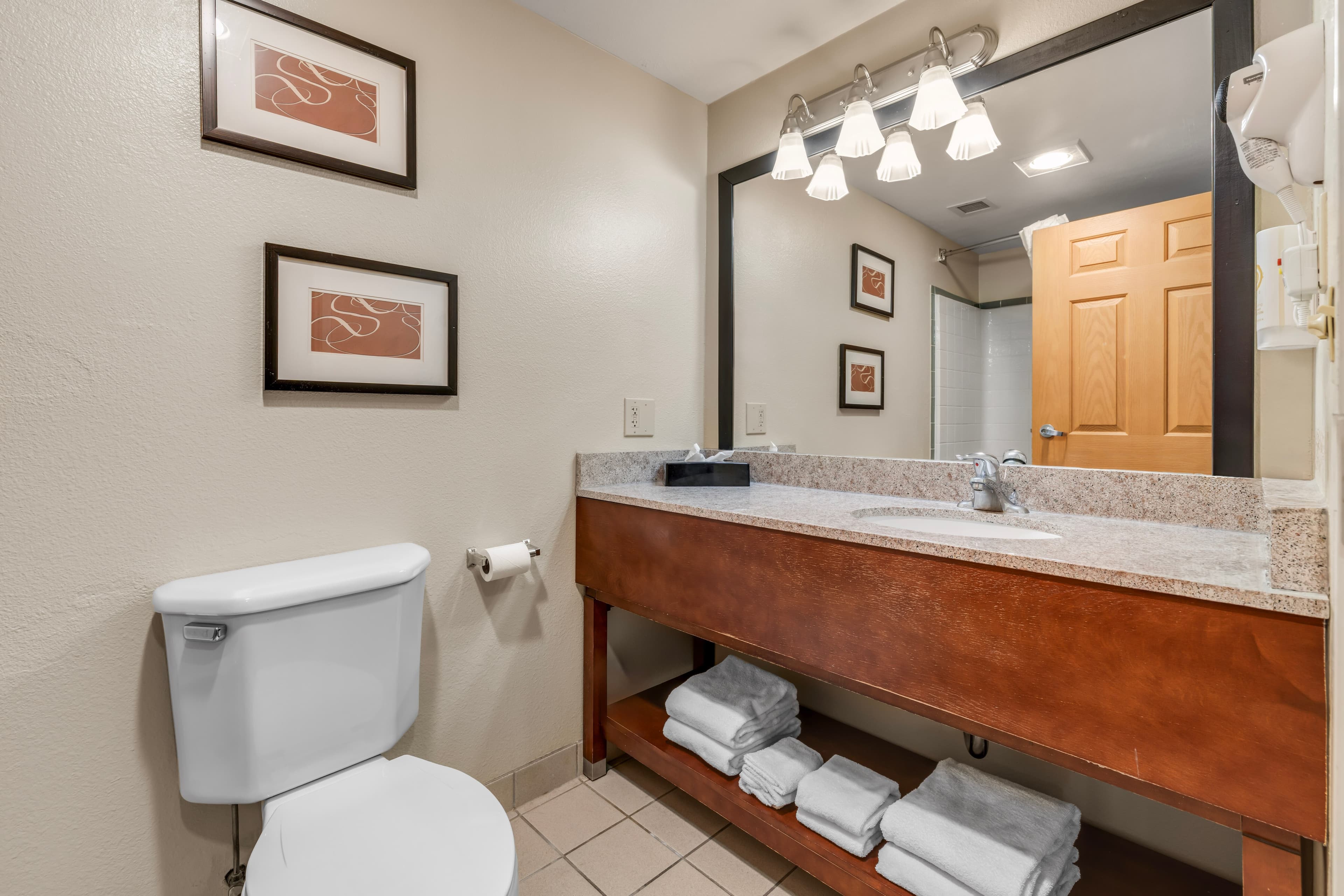 Comfort Suites Airport — 22