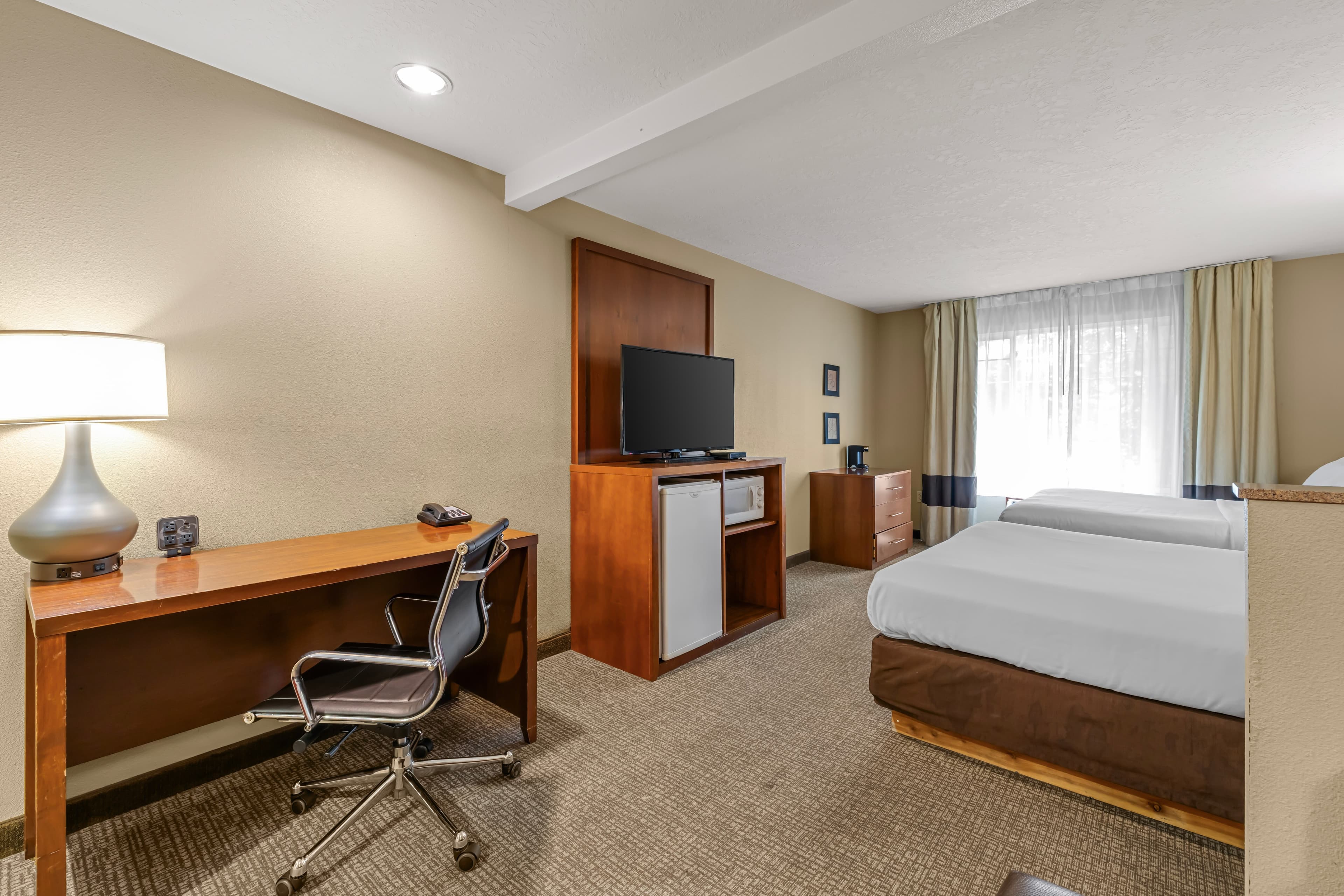 Comfort Suites Airport — 24