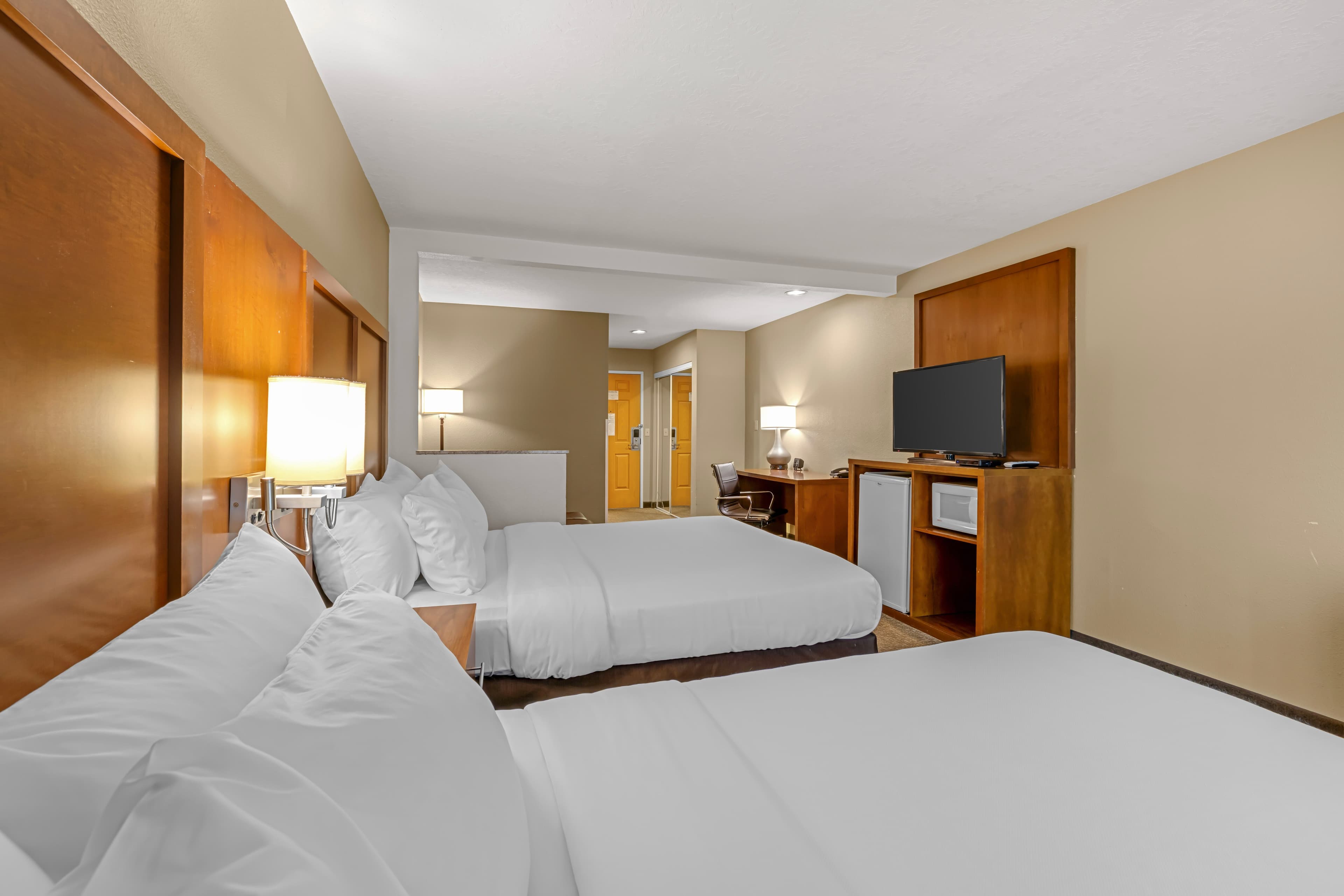 Comfort Suites Airport — 25