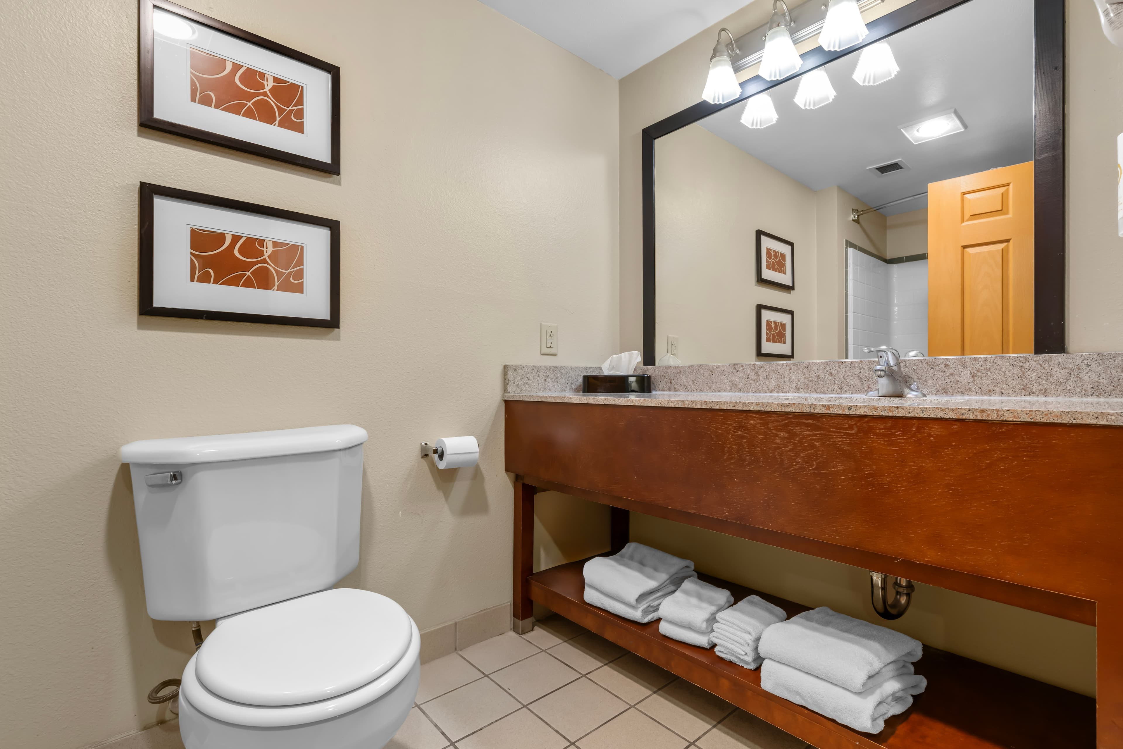 Comfort Suites Airport — 26