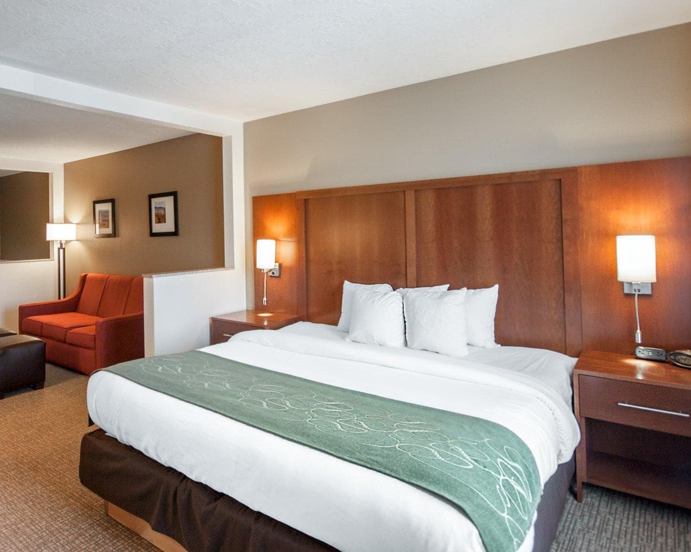 Comfort Suites Airport - Image 1