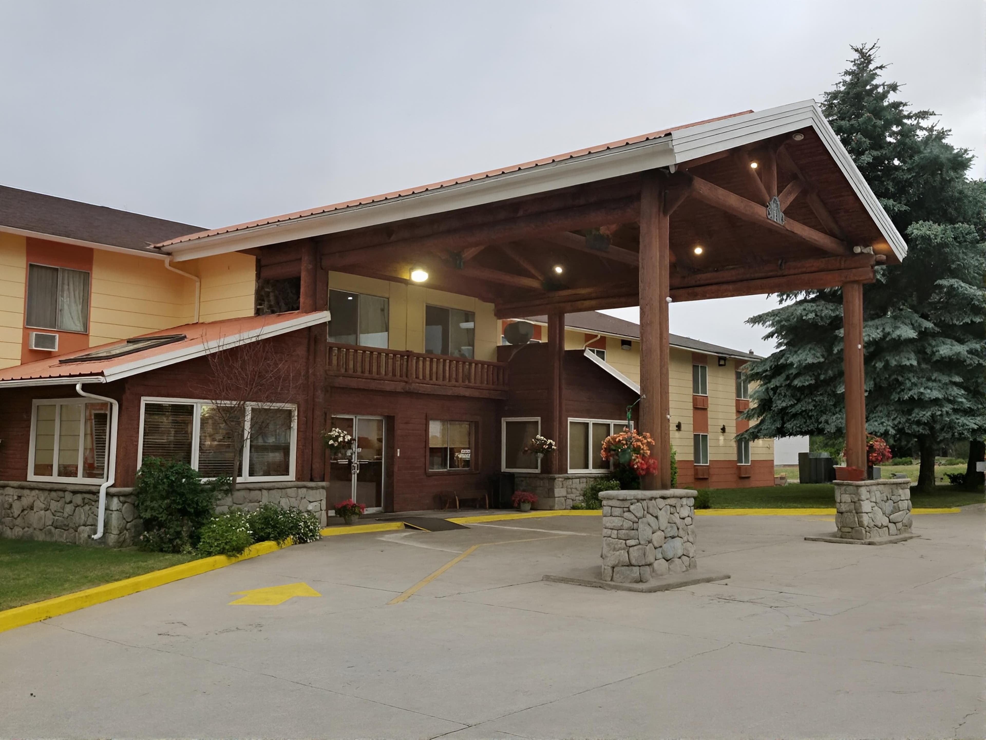 Sandpoint Inn - Image 1