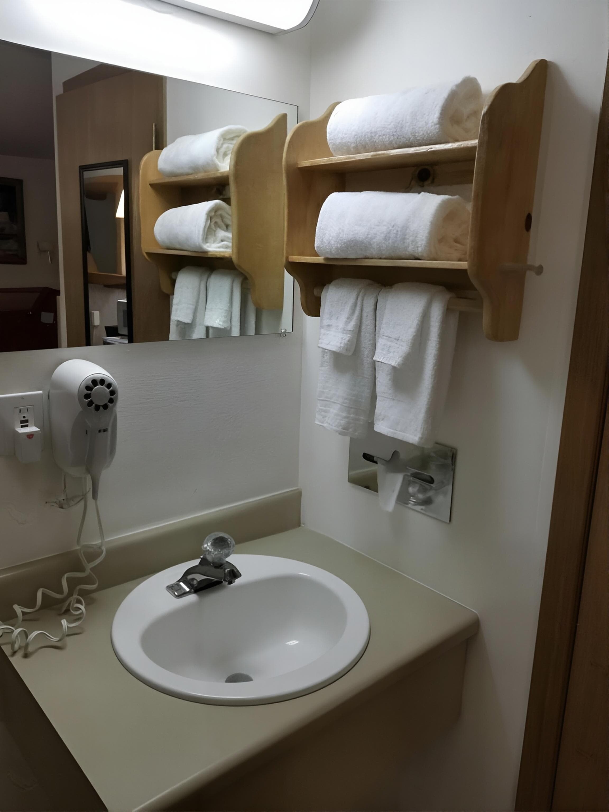 Sandpoint Inn - Image 3