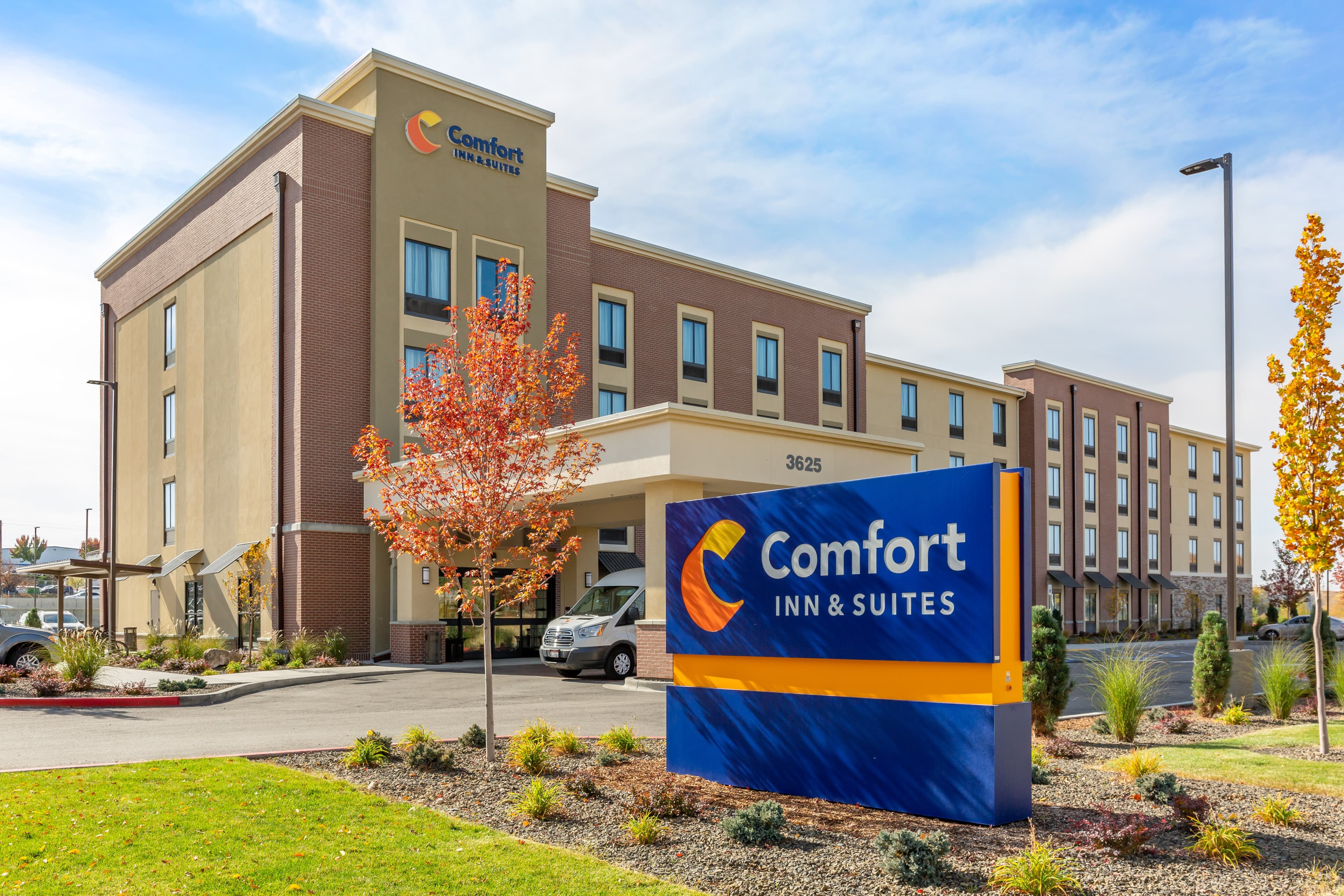 Comfort Inn & Suites Boise Airport - Image 1