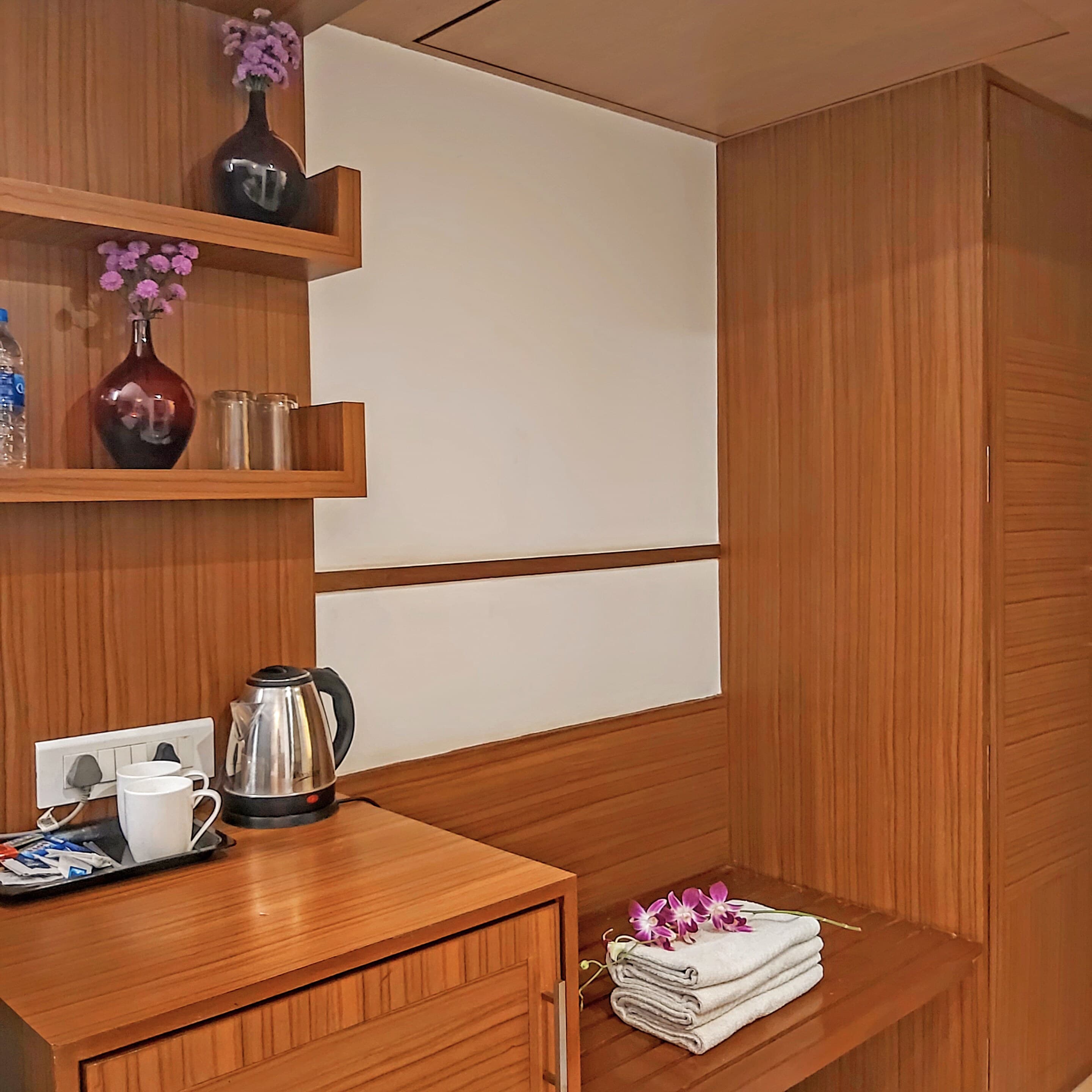Quality Inn Mint — 7