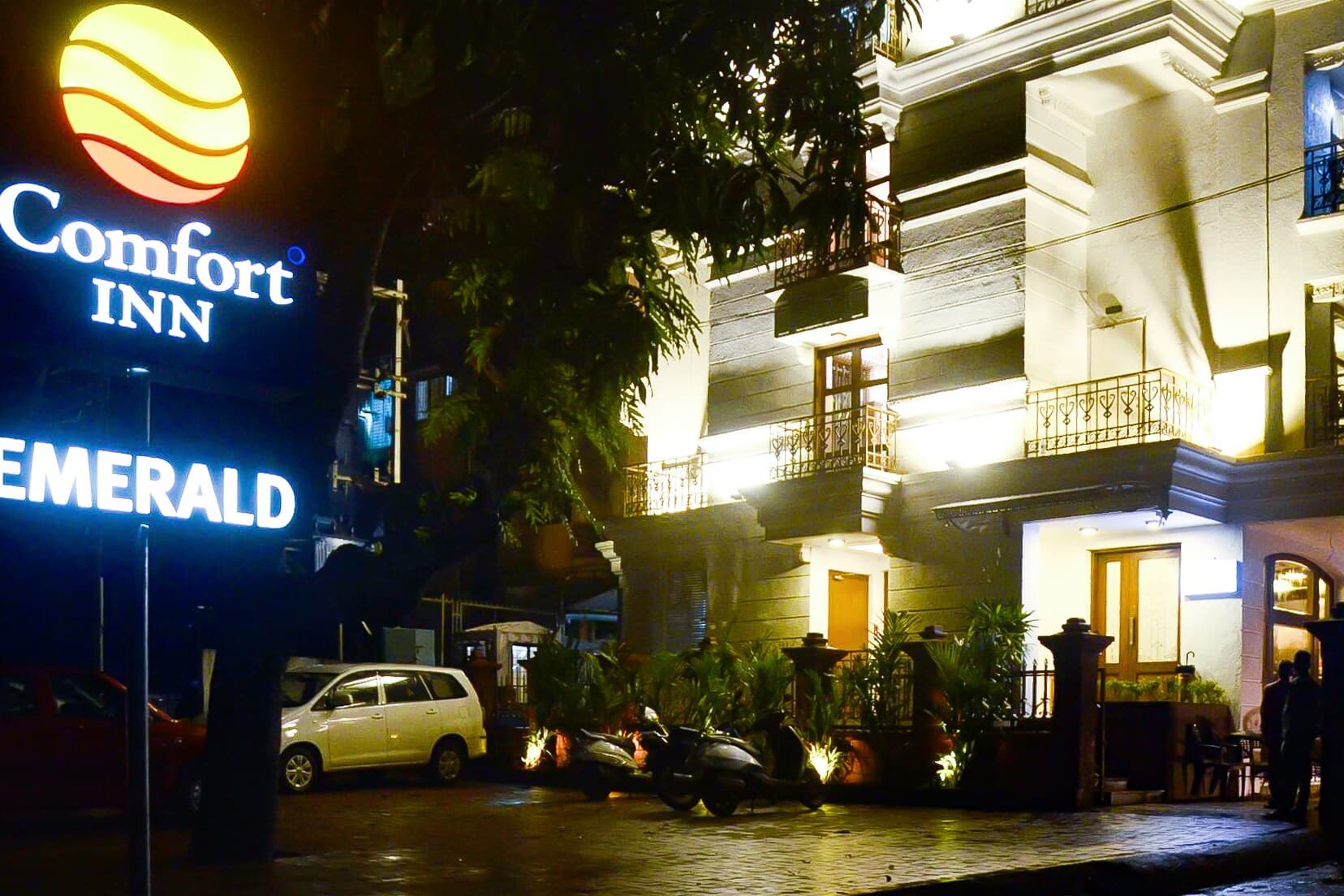 Comfort Inn Emerald - Image 1