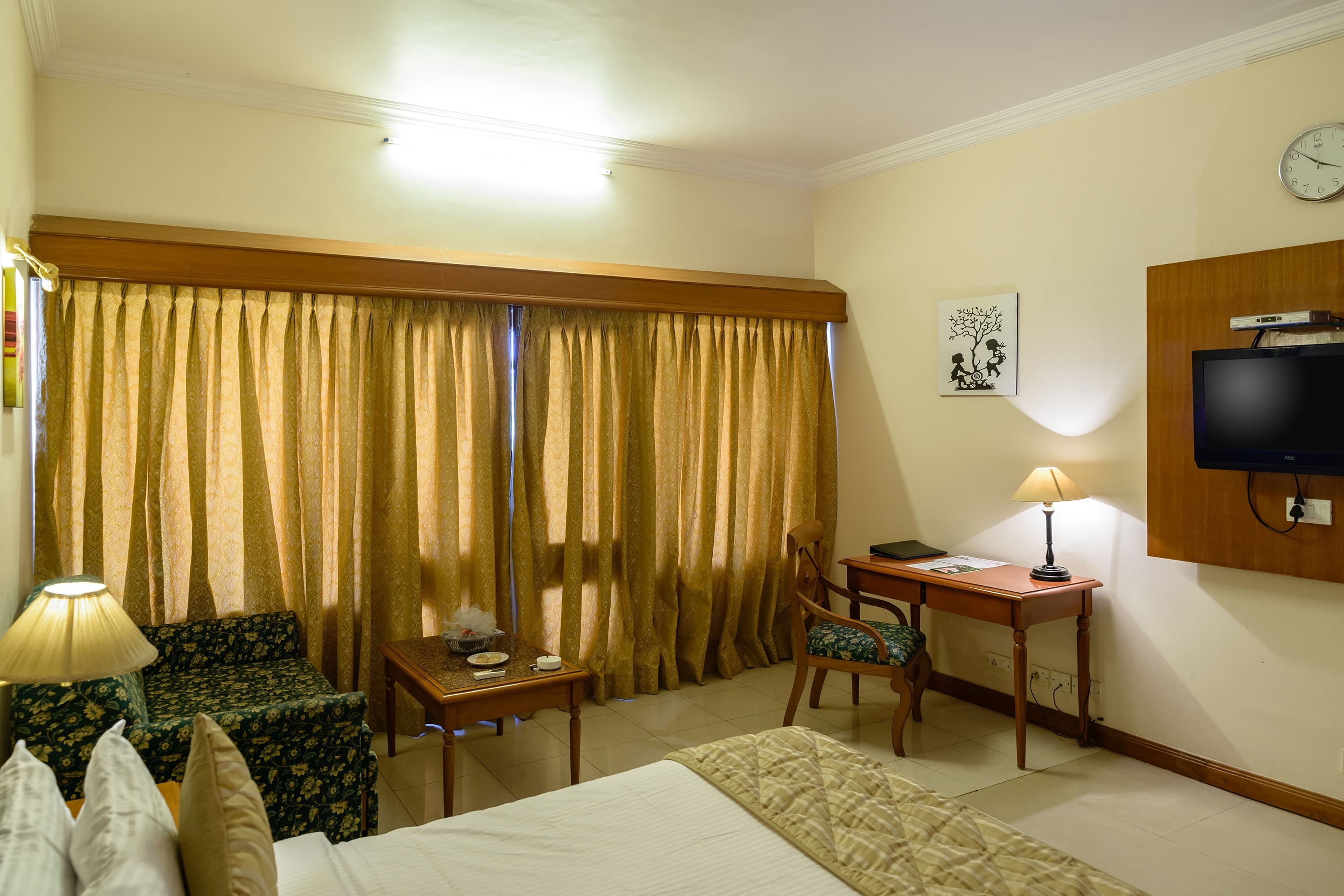 Quality Inn Palms - Image 2