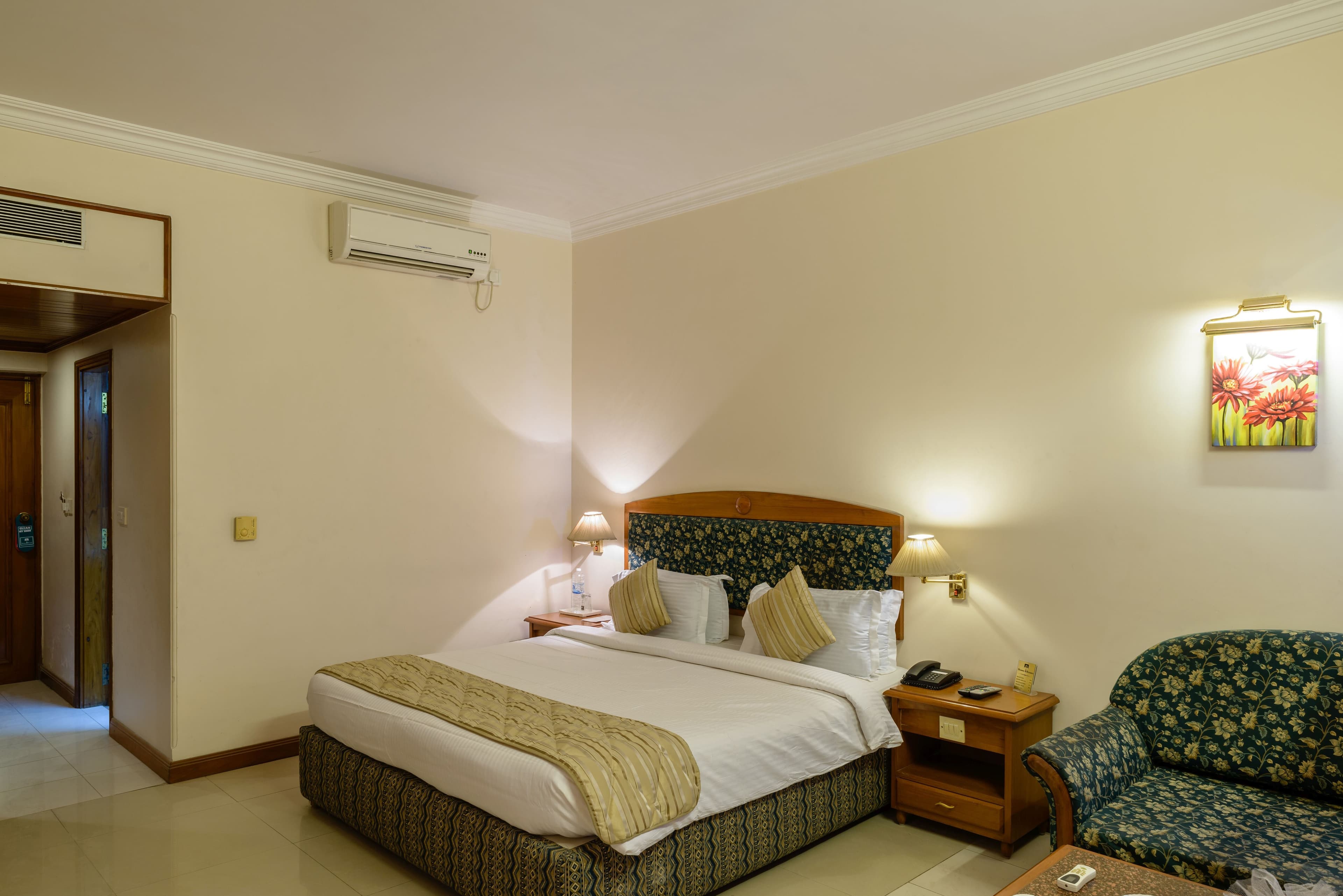 Quality Inn Palms - Image 3