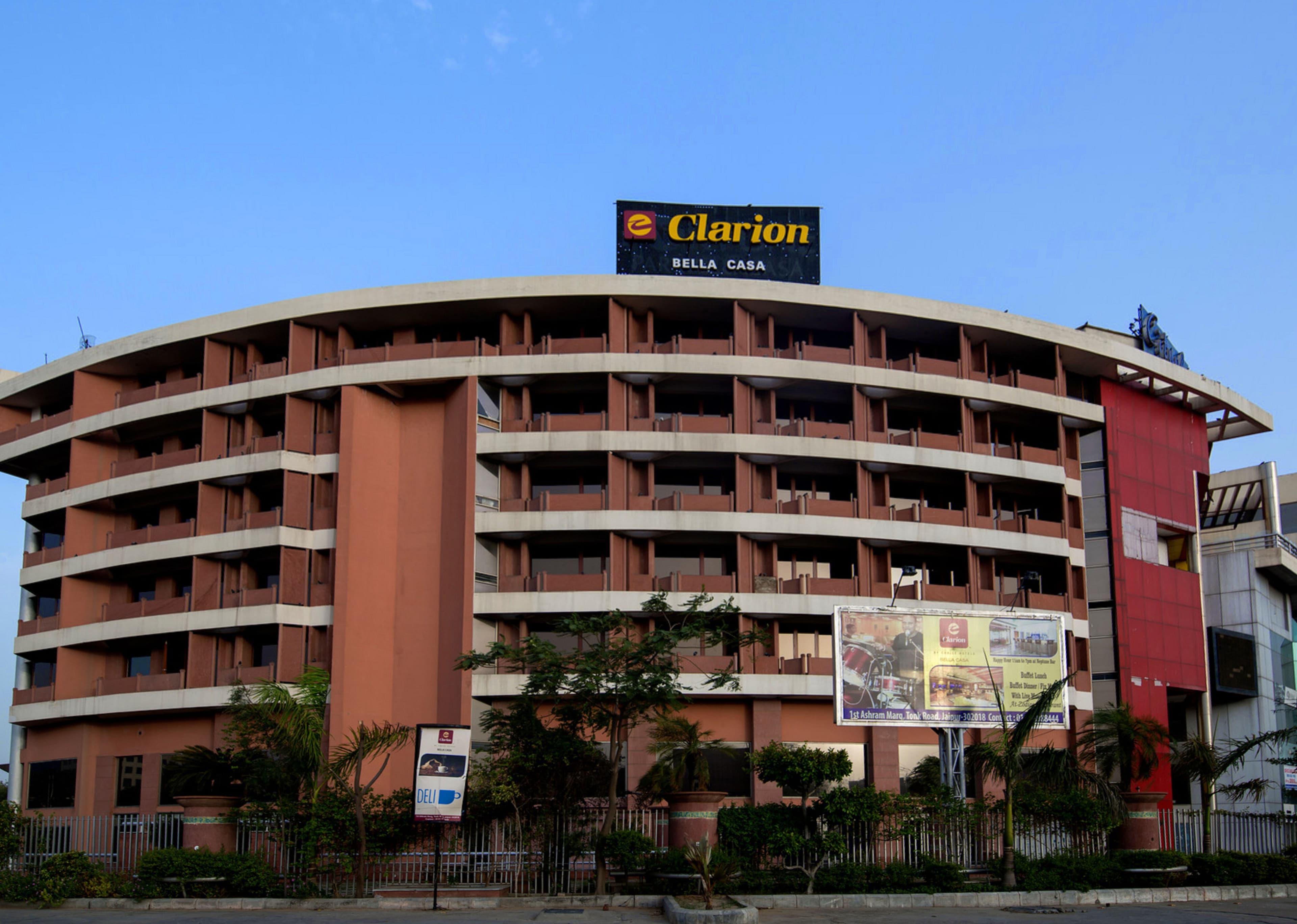 Clarion Hotel Bella Casa - Image 1