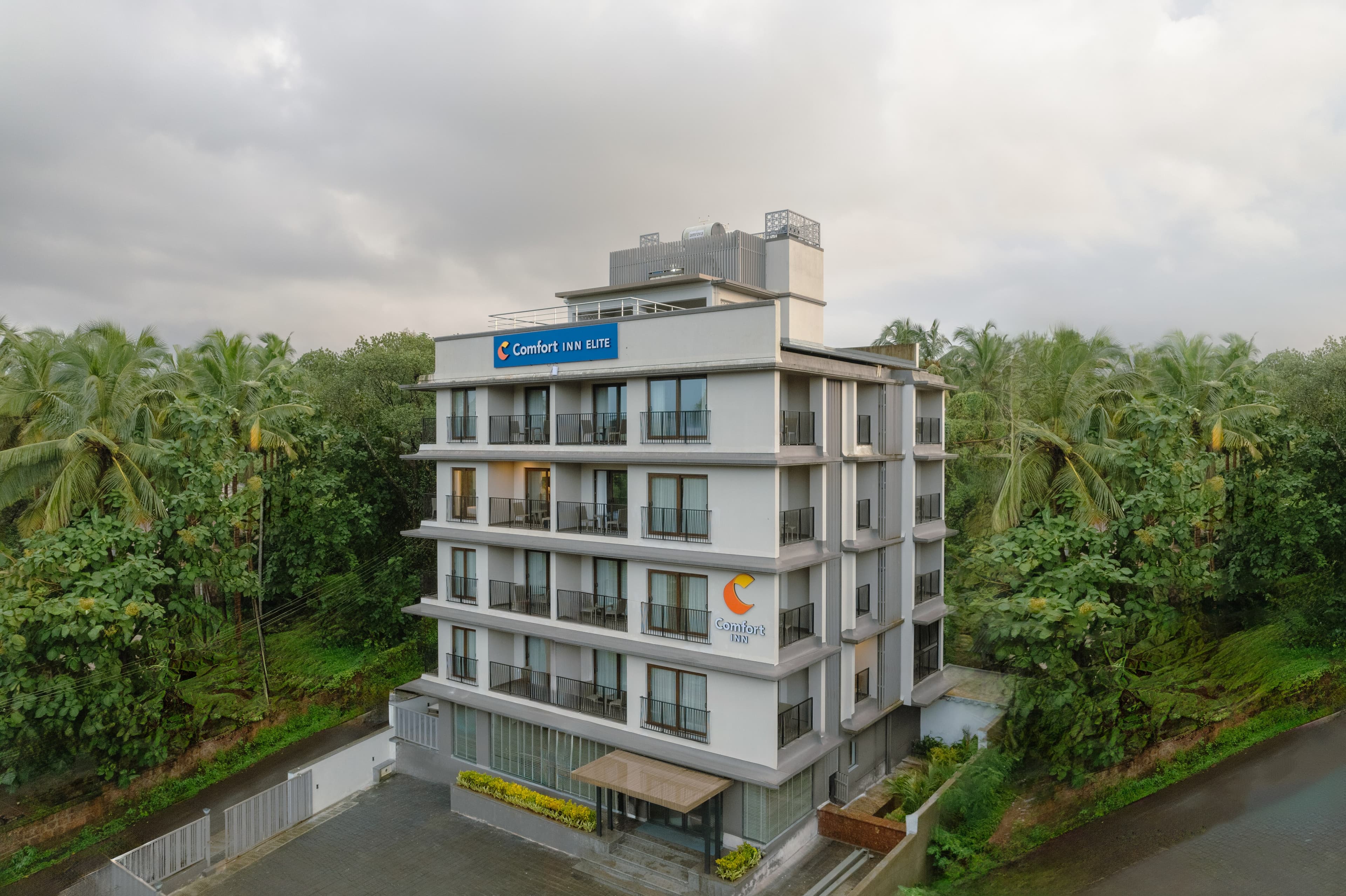 Comfort Inn Elite - Image 1