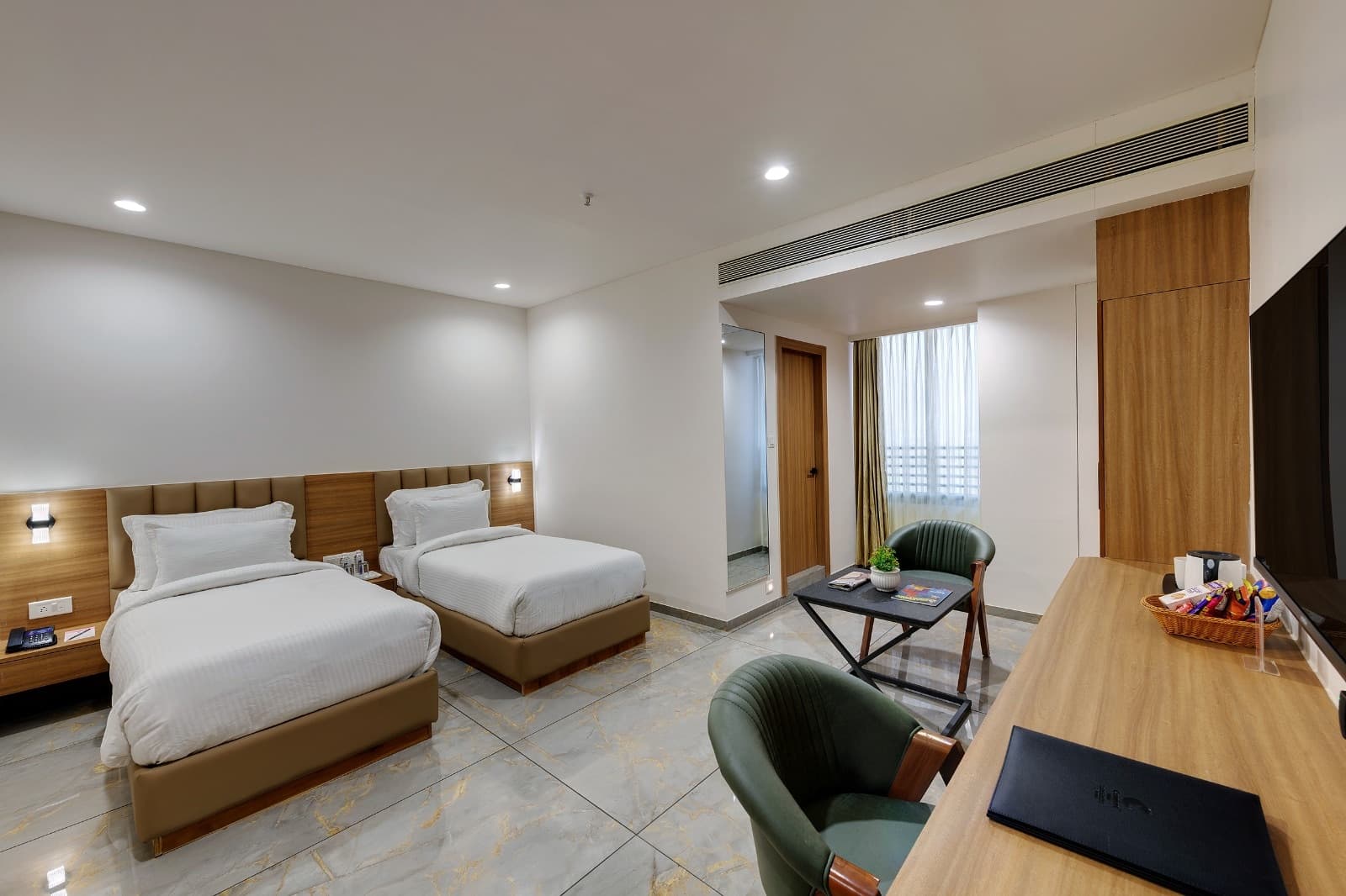 Comfort Inn Sapphire, Chandkheda — 8