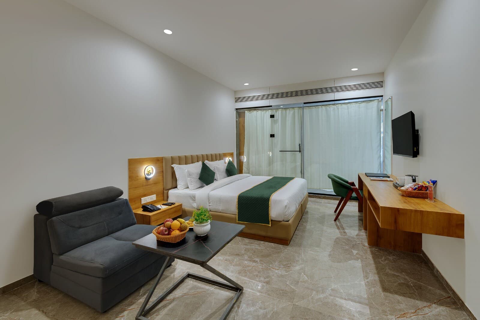 Comfort Inn Sapphire, Chandkheda — 10