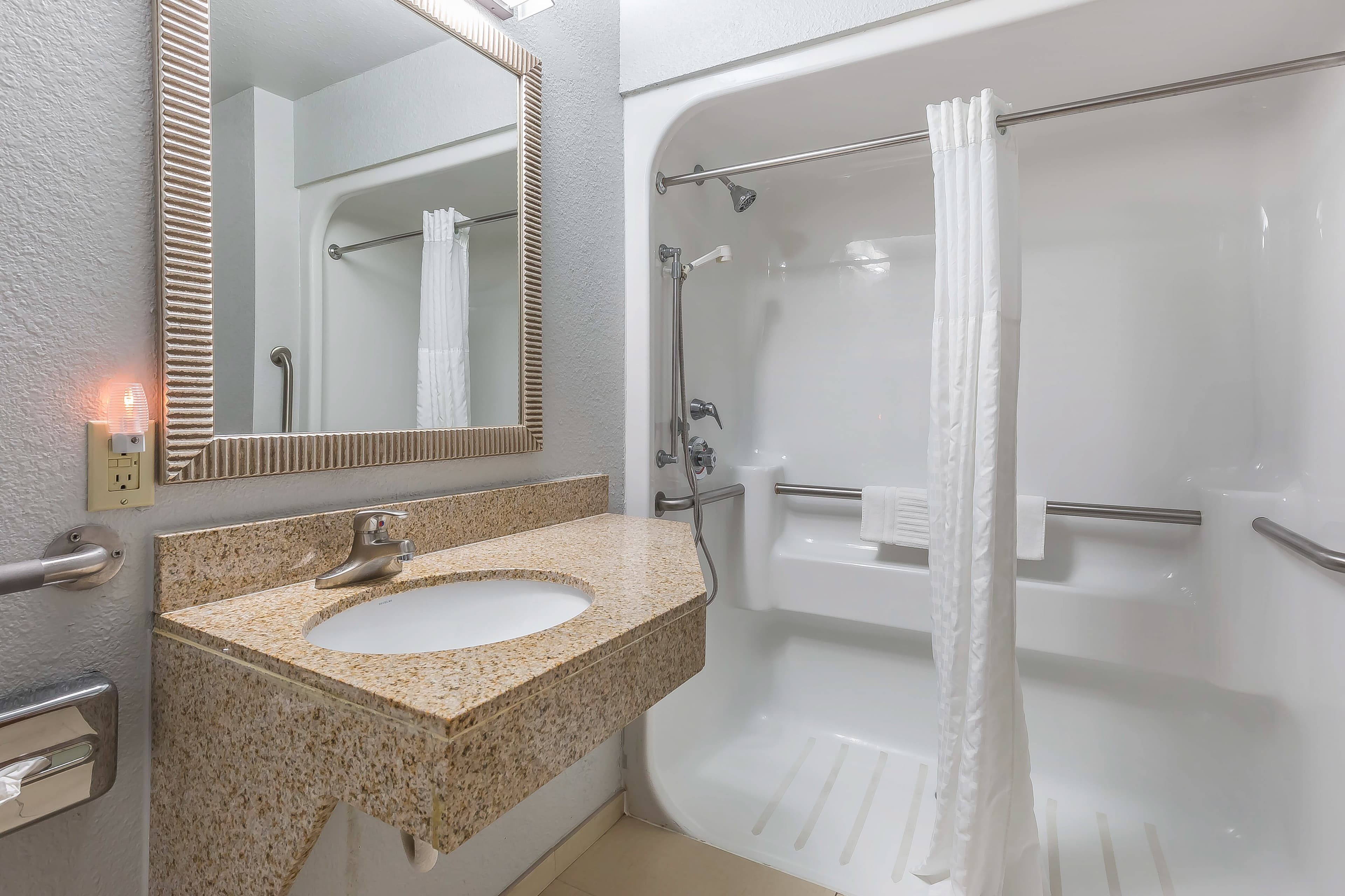 Comfort Inn Alton near I-255 — 6