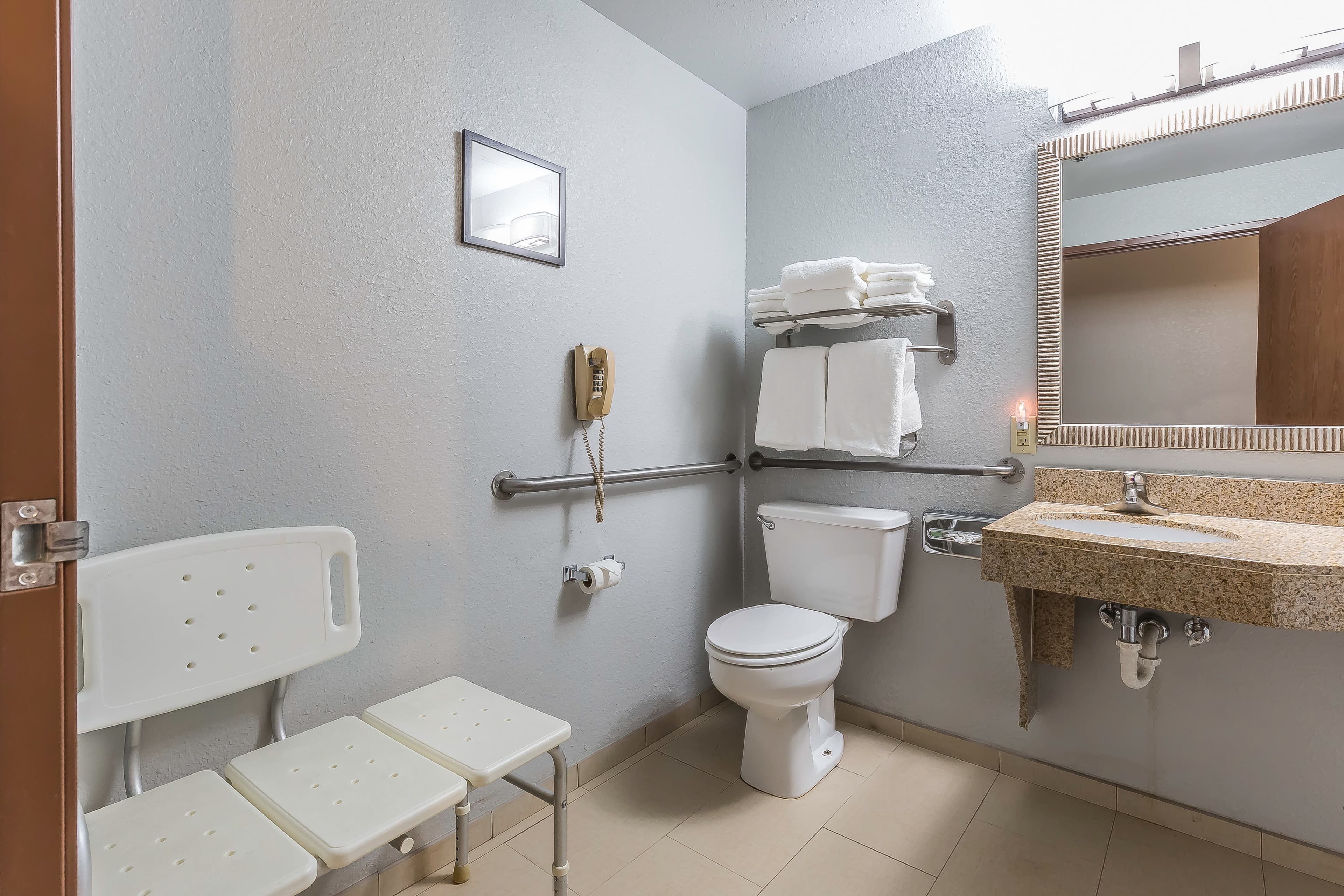 Comfort Inn Alton near I-255 — 7
