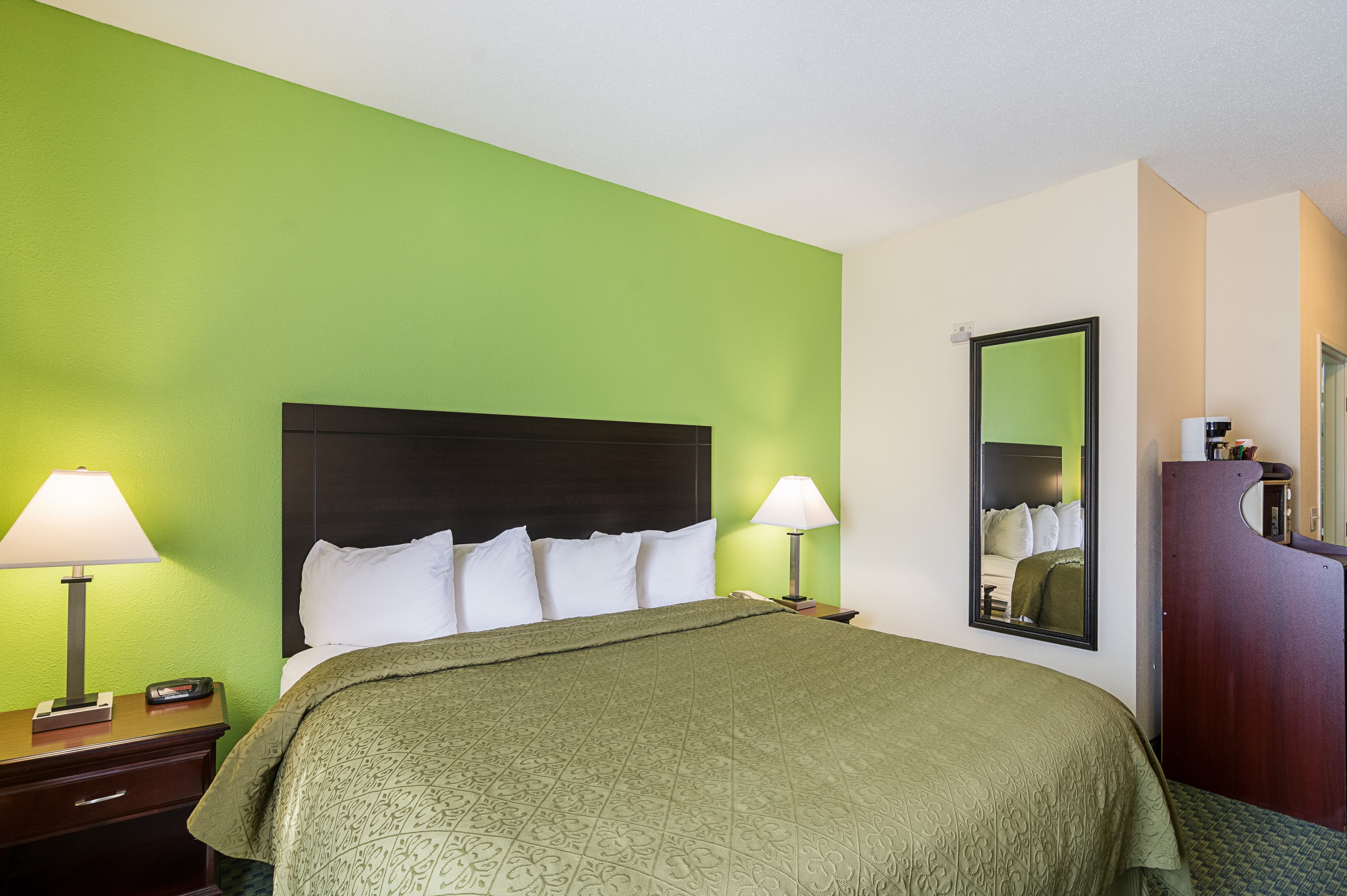 Quality Inn & Suites Harvey - Chicago Southland - Image 1