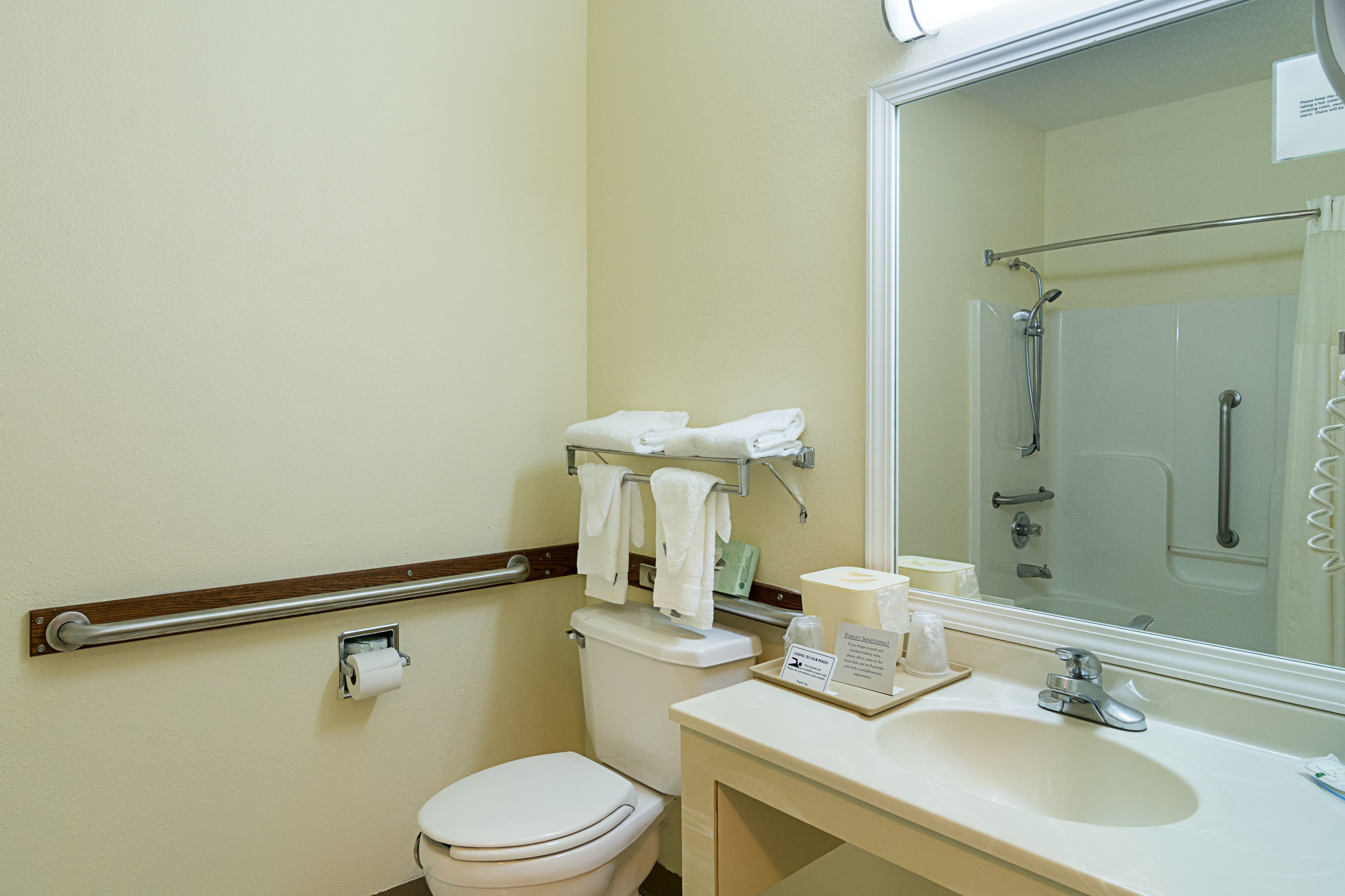 Quality Inn & Suites Harvey - Chicago Southland - Image 5