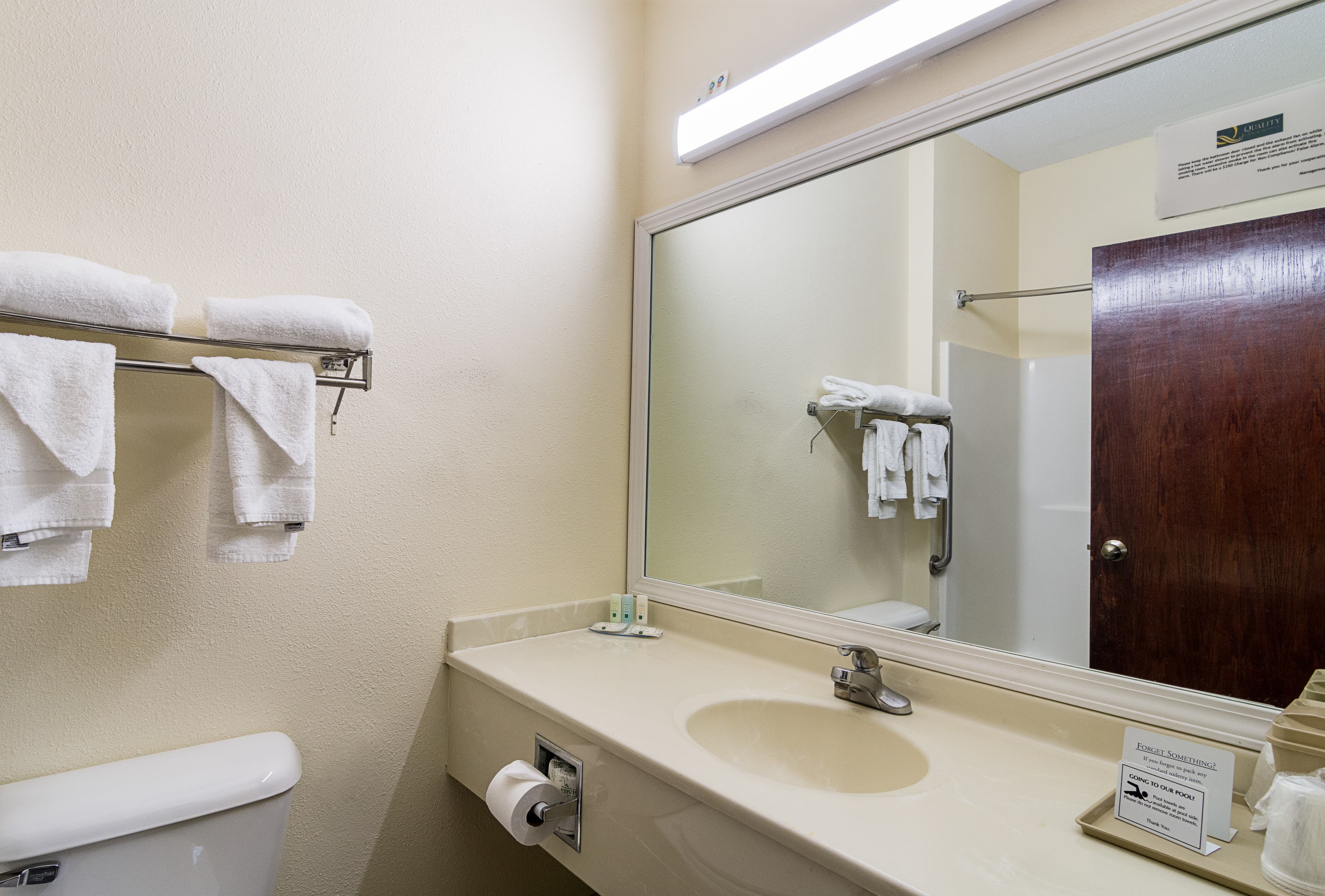 Quality Inn & Suites Harvey - Chicago Southland — 9