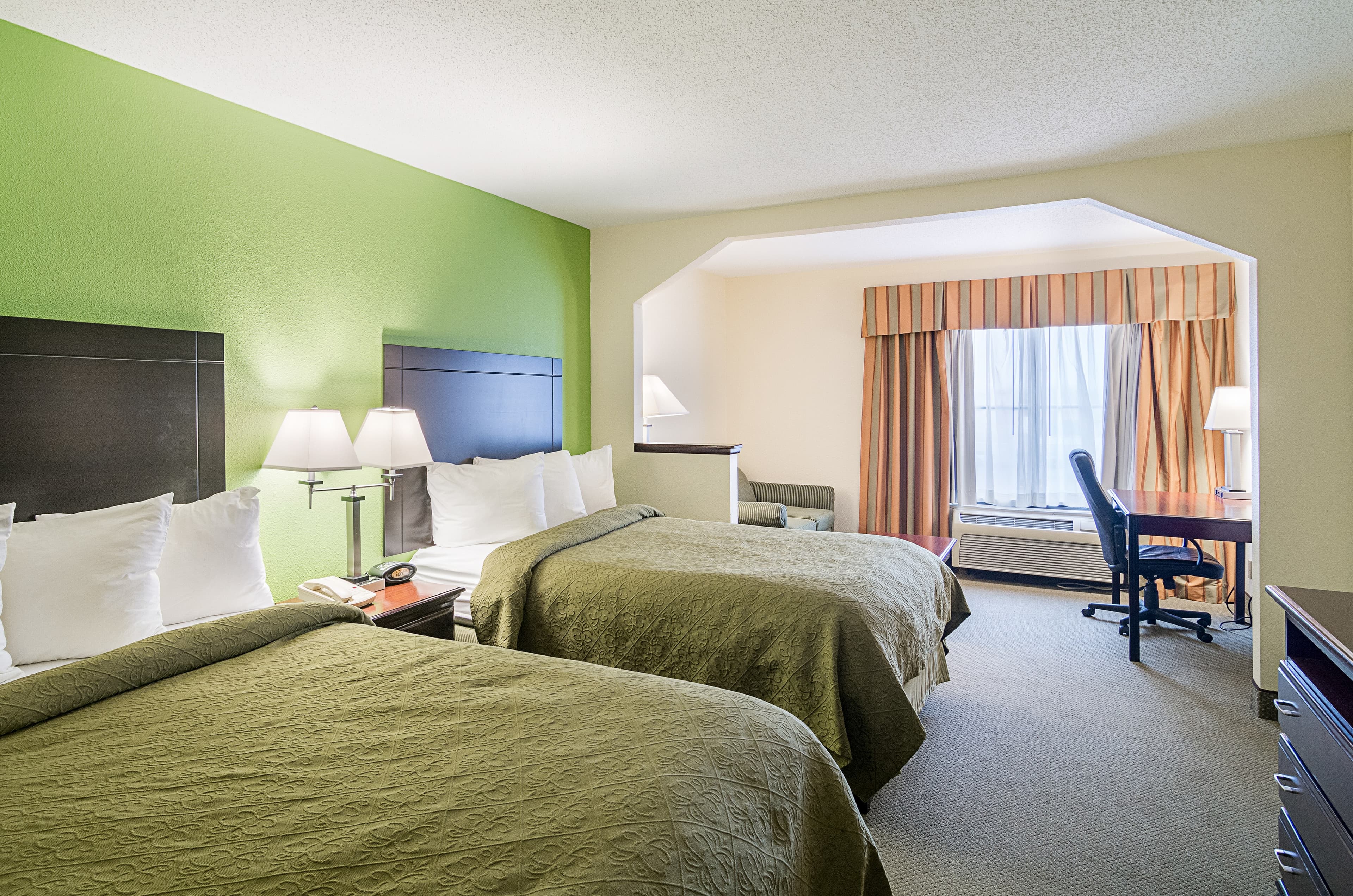 Quality Inn & Suites Harvey - Chicago Southland — 10