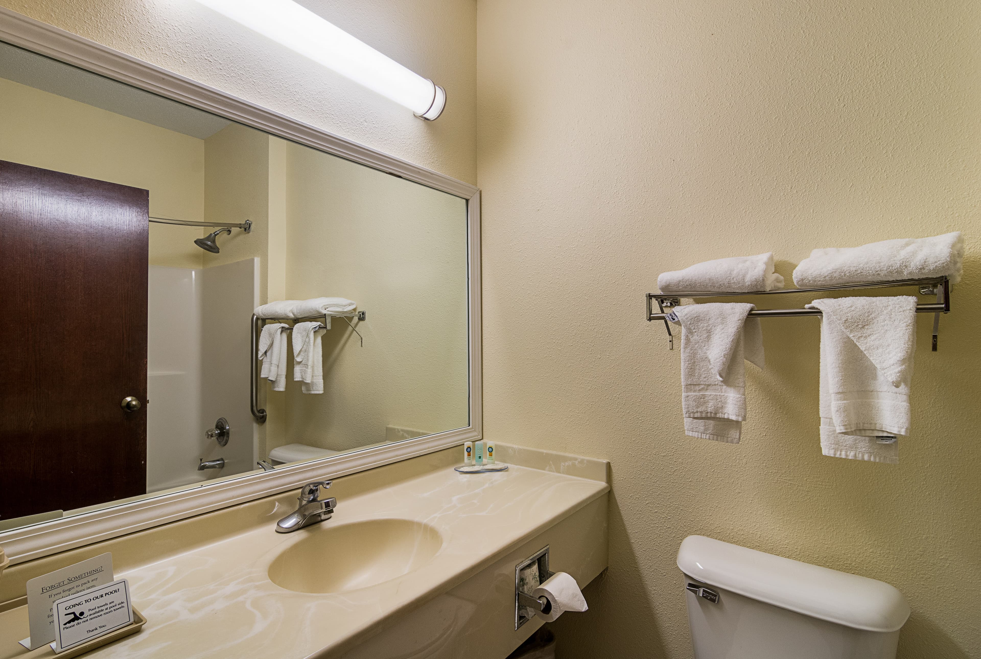 Quality Inn & Suites Harvey - Chicago Southland — 18
