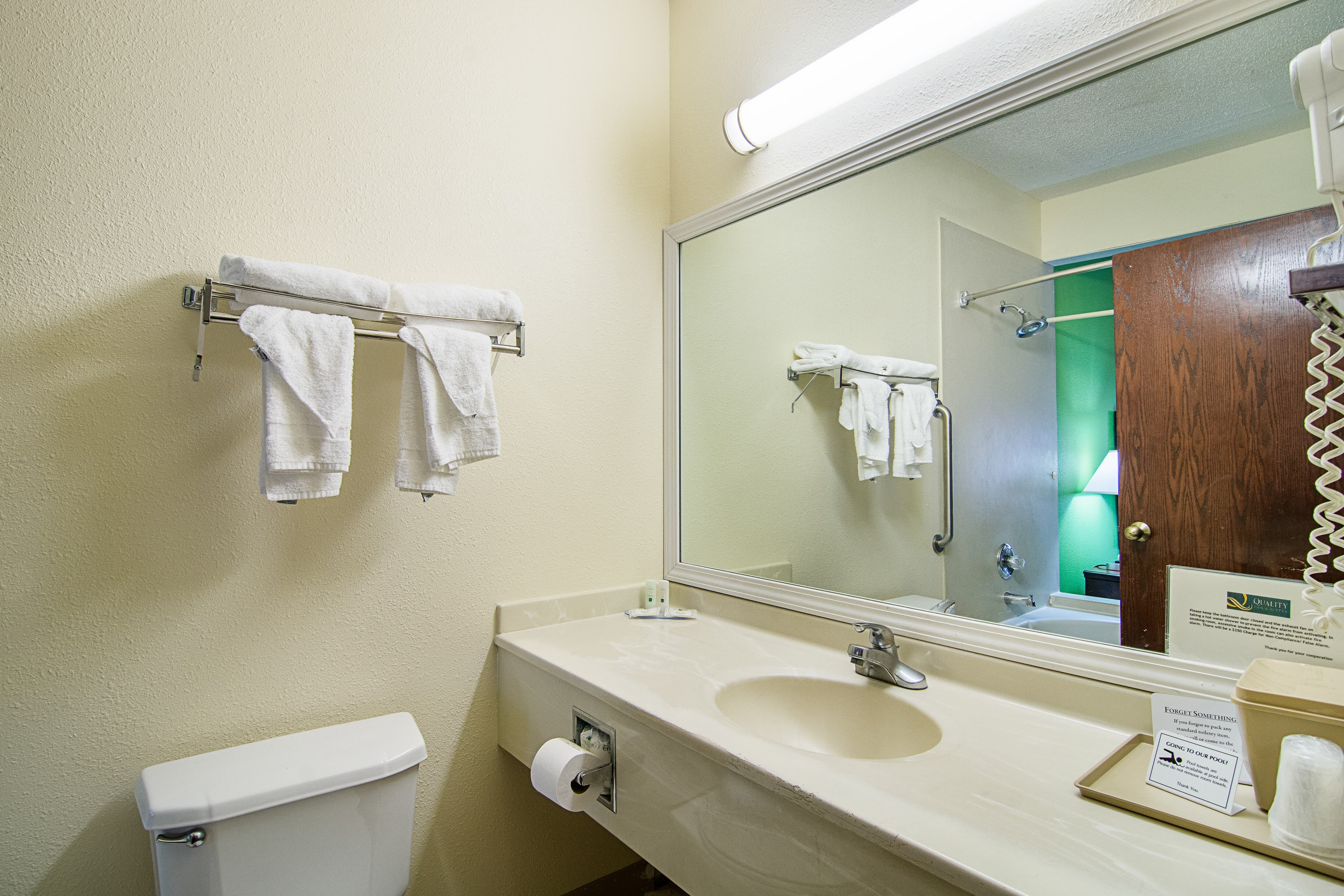 Quality Inn & Suites Harvey - Chicago Southland — 24
