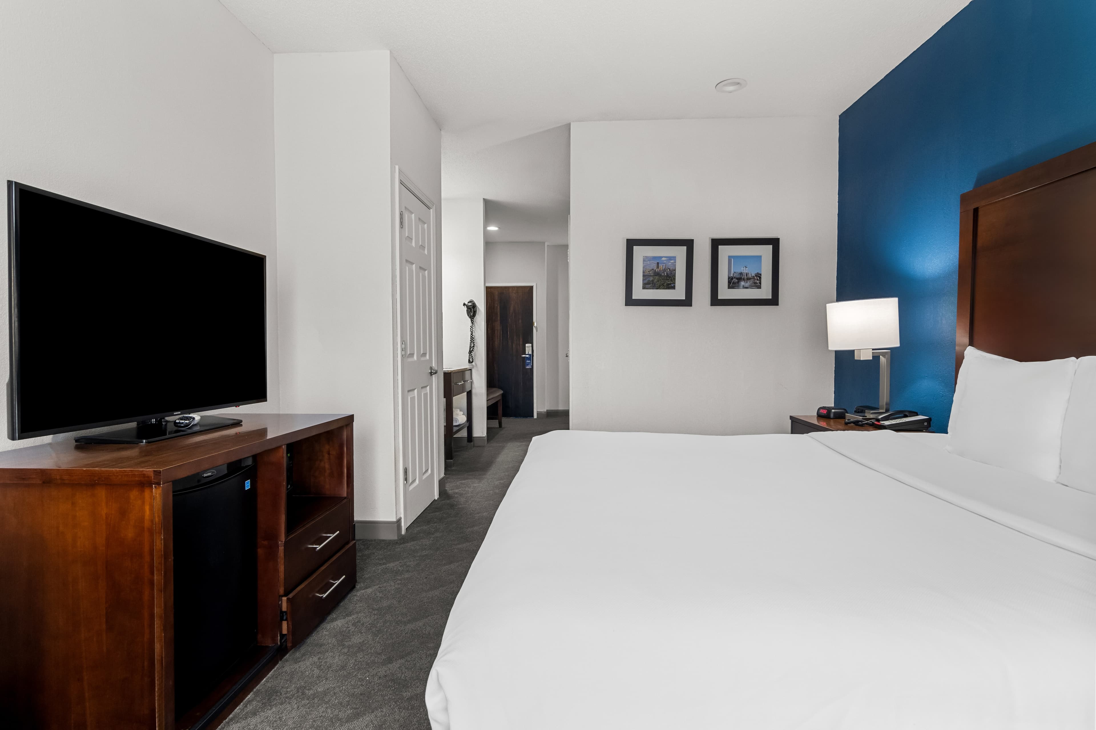 Comfort Inn & Suites near Tinley Park Amphitheater — 9