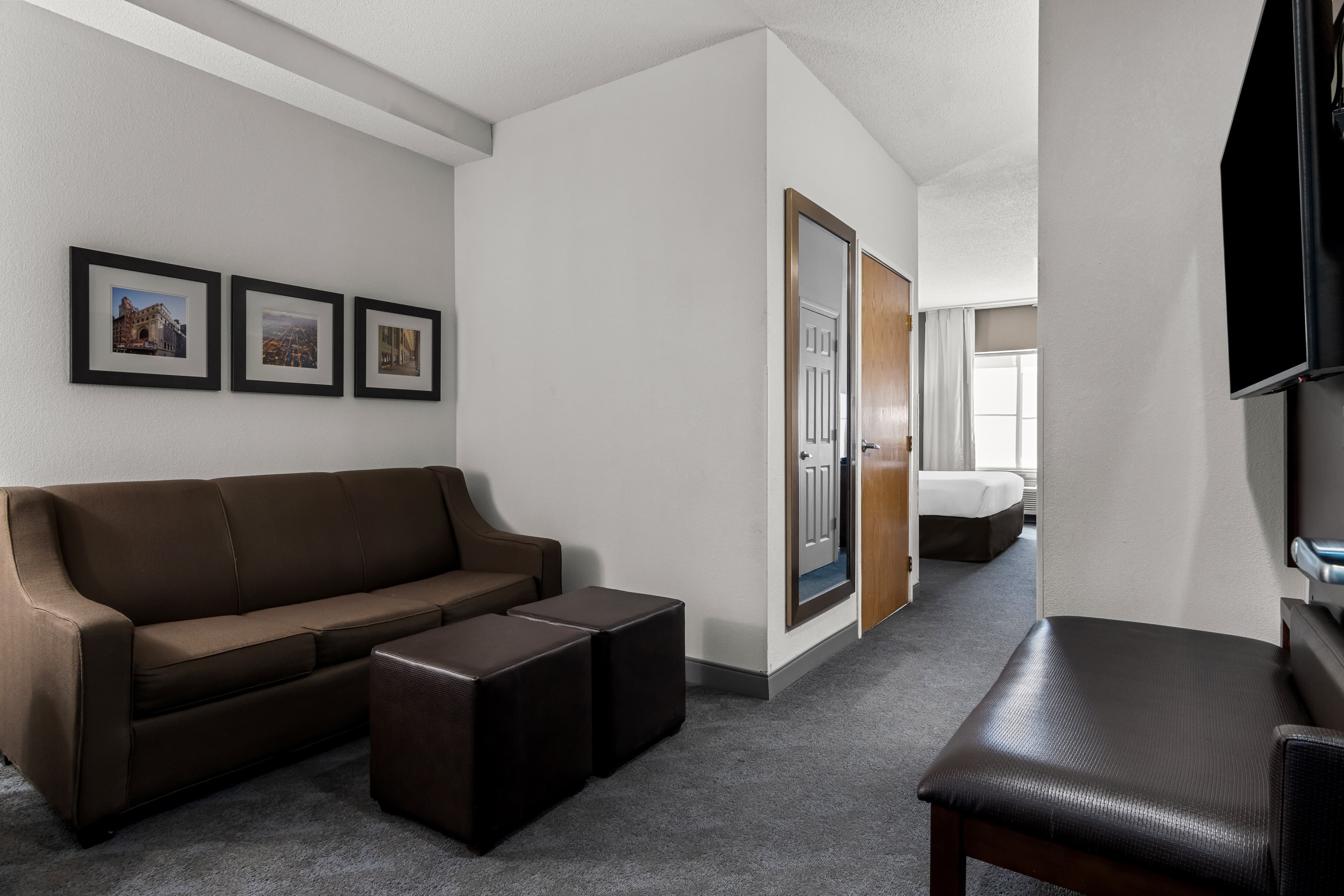 Comfort Inn & Suites near Tinley Park Amphitheater — 10