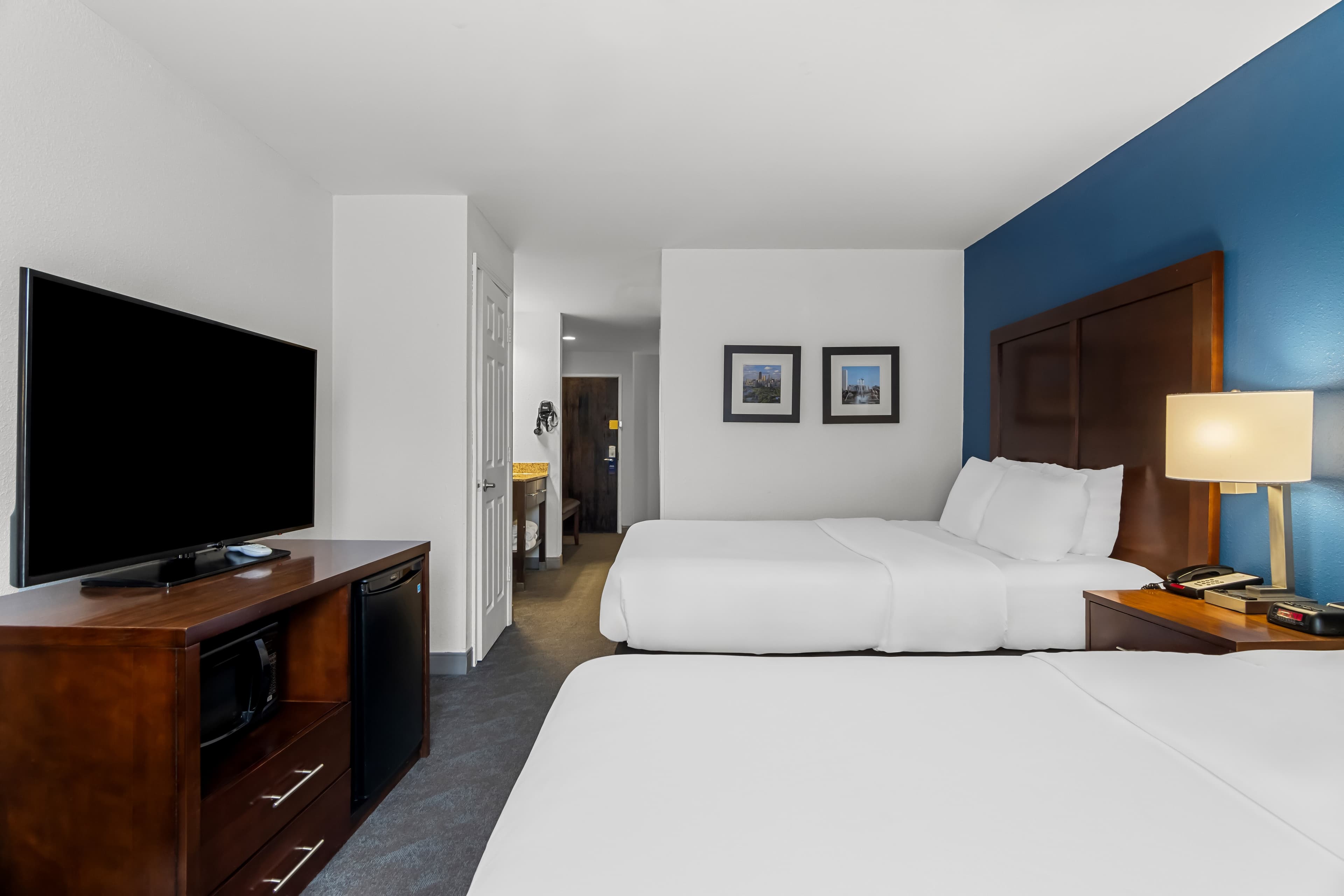 Comfort Inn & Suites near Tinley Park Amphitheater — 17