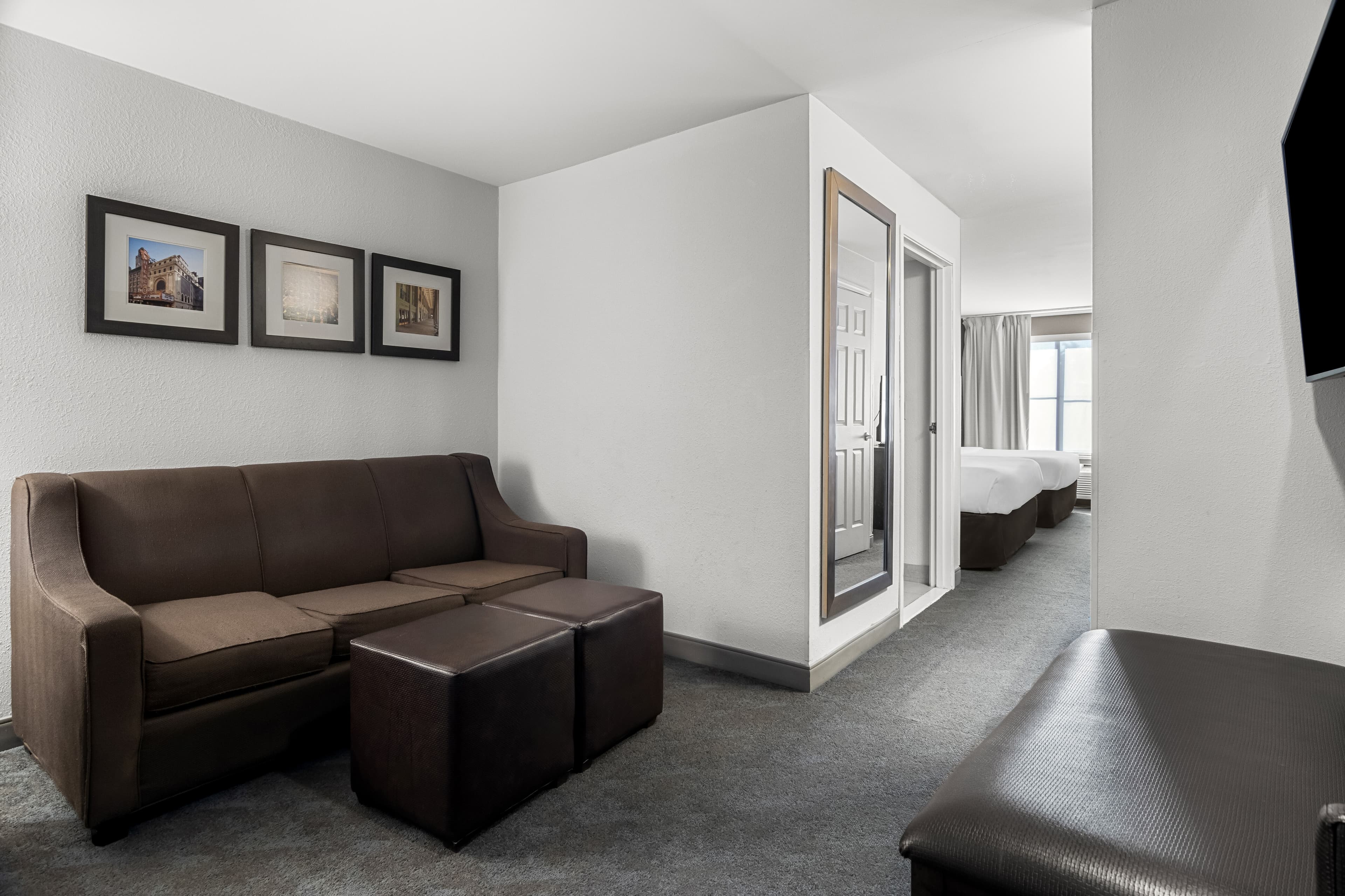 Comfort Inn & Suites near Tinley Park Amphitheater — 18