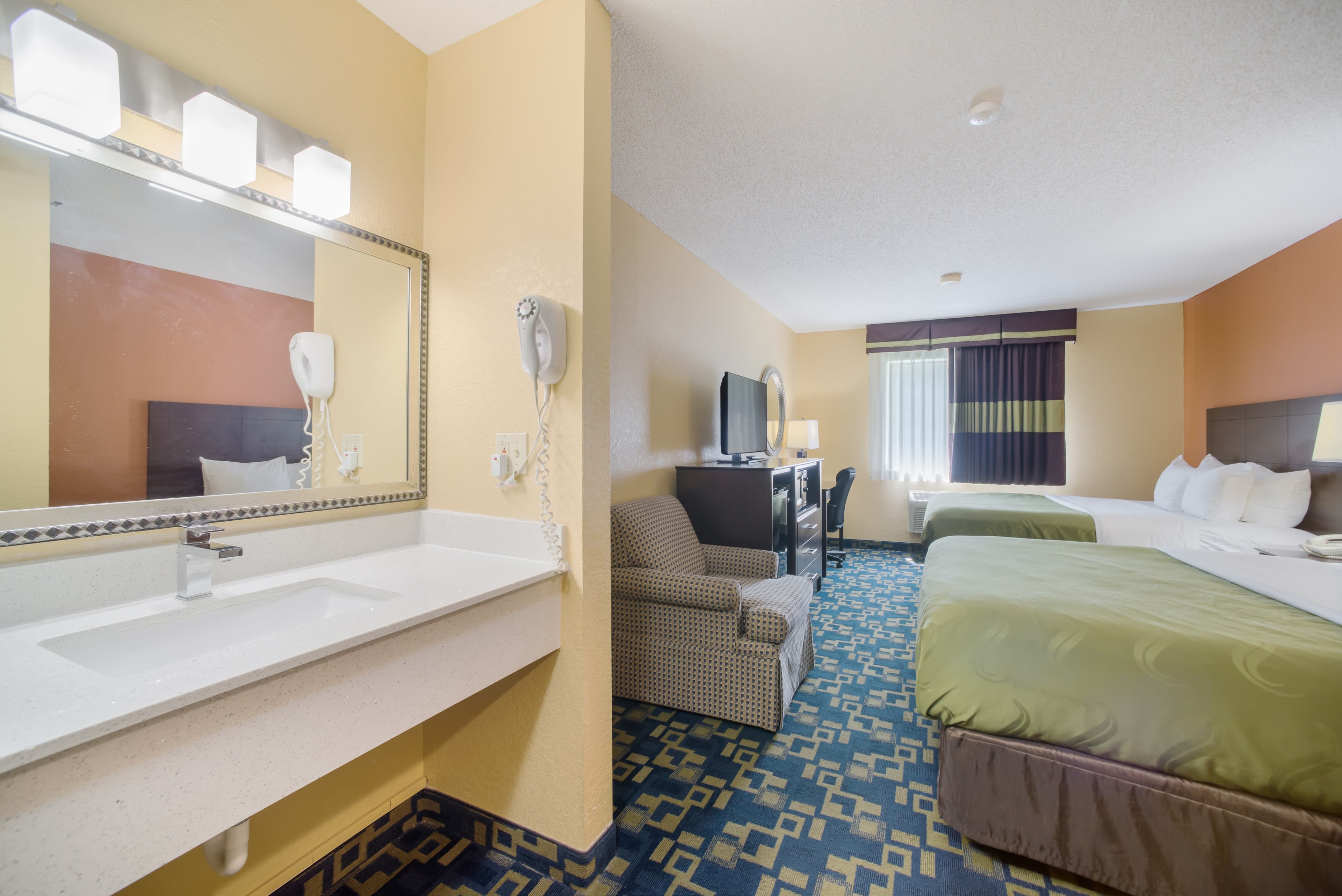Quality Inn O'Fallon IL - St. Louis - Image 2