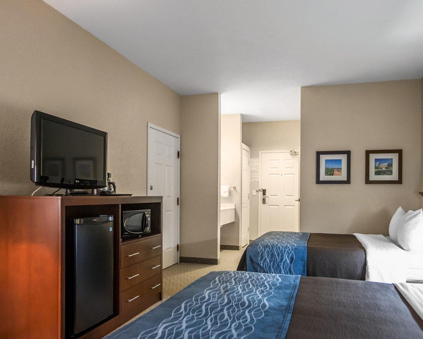 Quality Inn & Suites Dixon near I-88 — 19