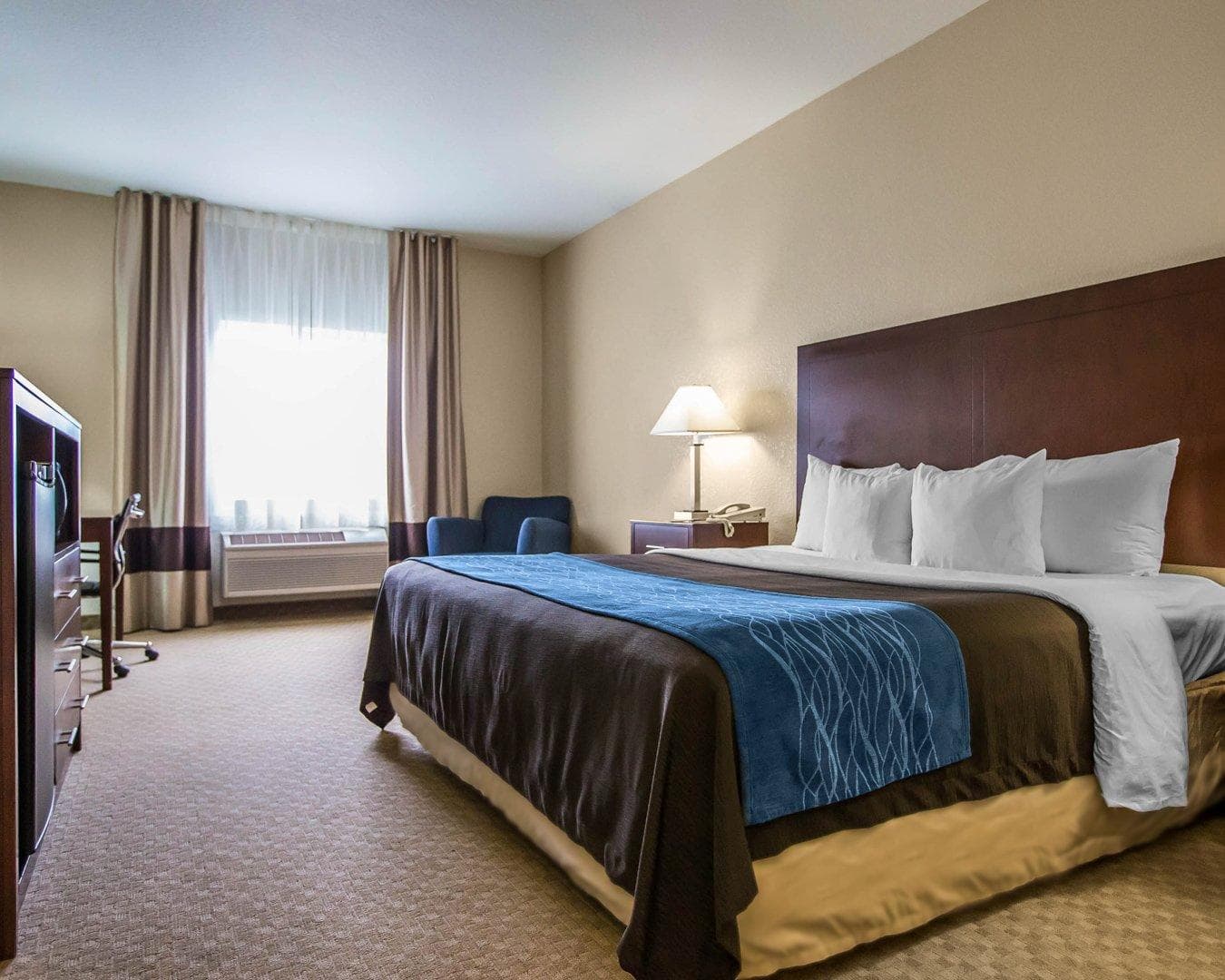 Quality Inn & Suites Dixon near I-88 — 10