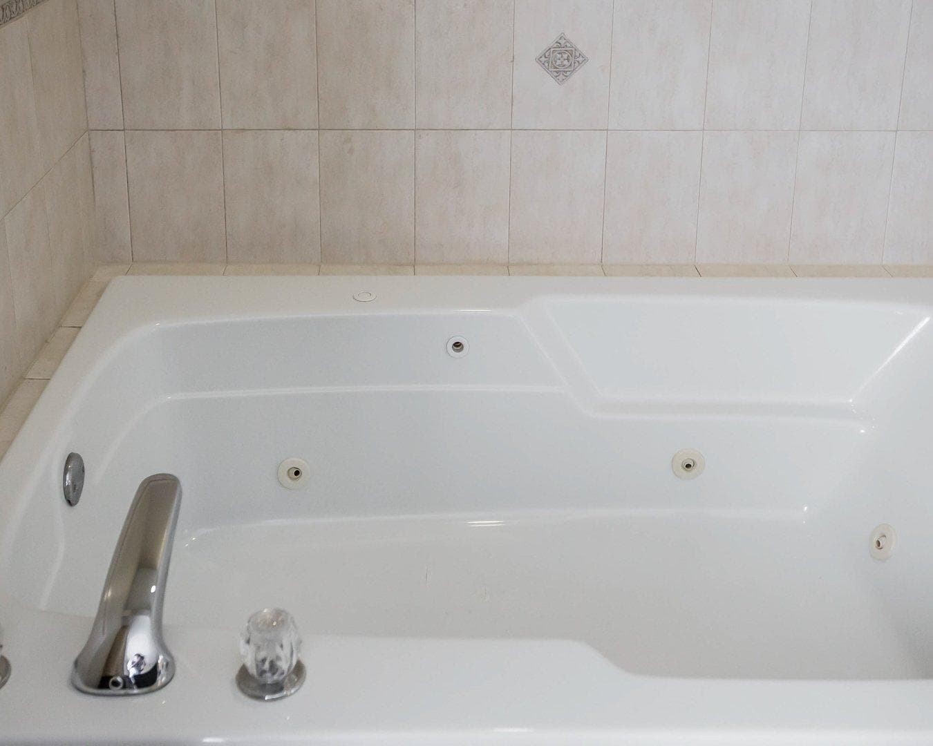 Quality Inn & Suites Dixon near I-88 — 16