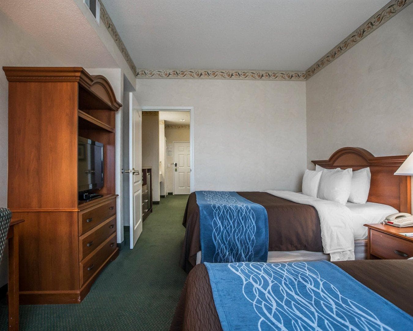 Quality Inn & Suites Dixon near I-88 — 27