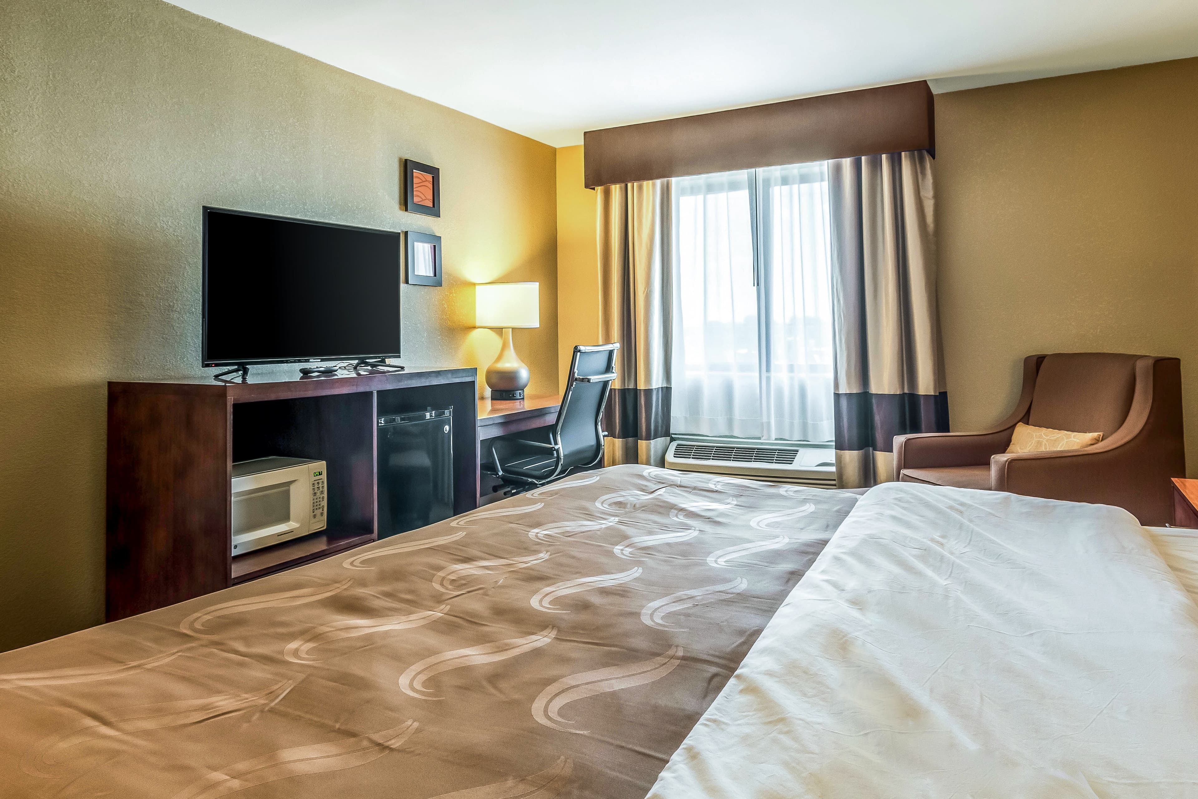 Quality Inn & Suites Salem near I-57 — 6