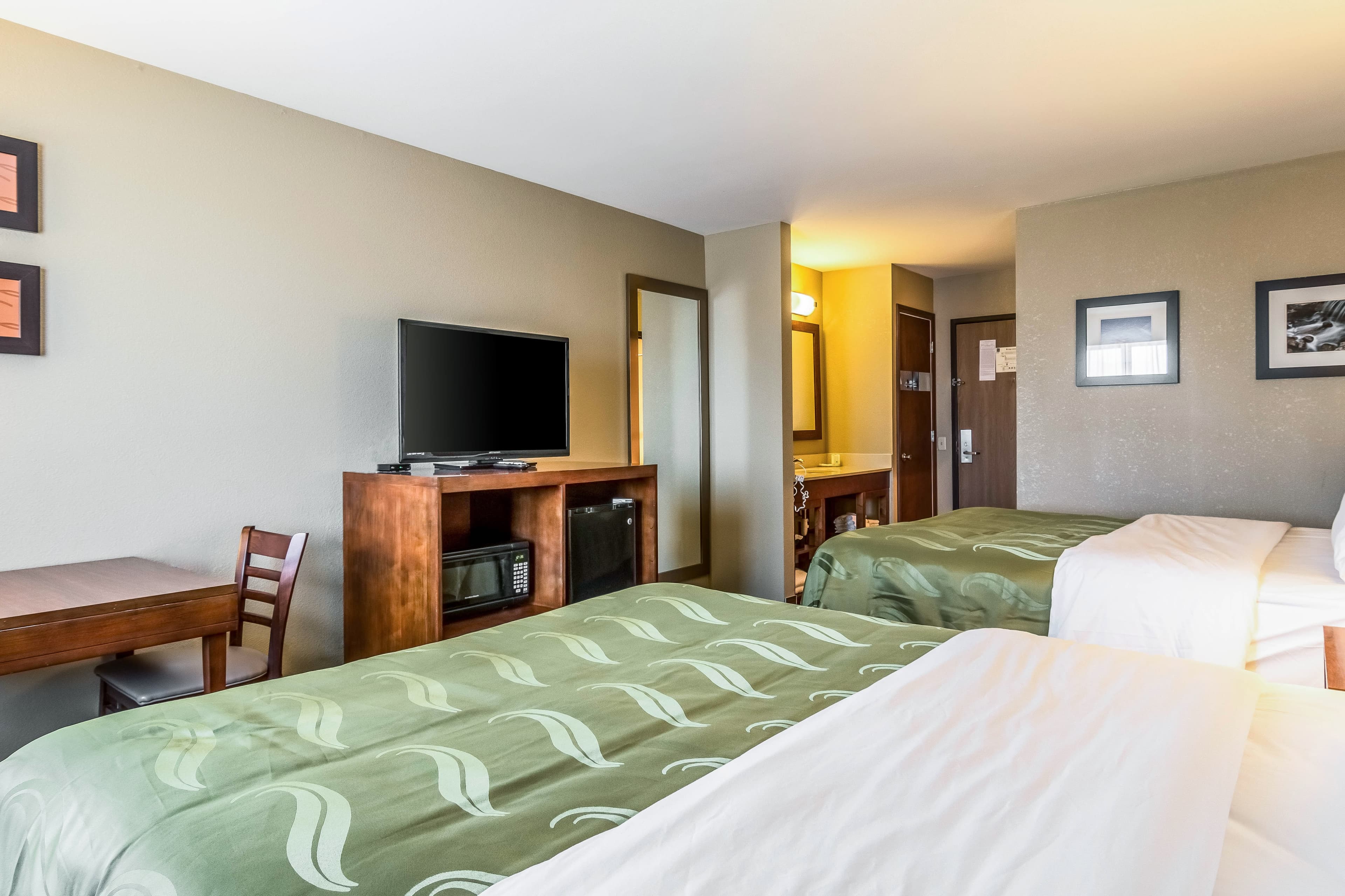 Quality Inn & Suites Salem near I-57 — 9