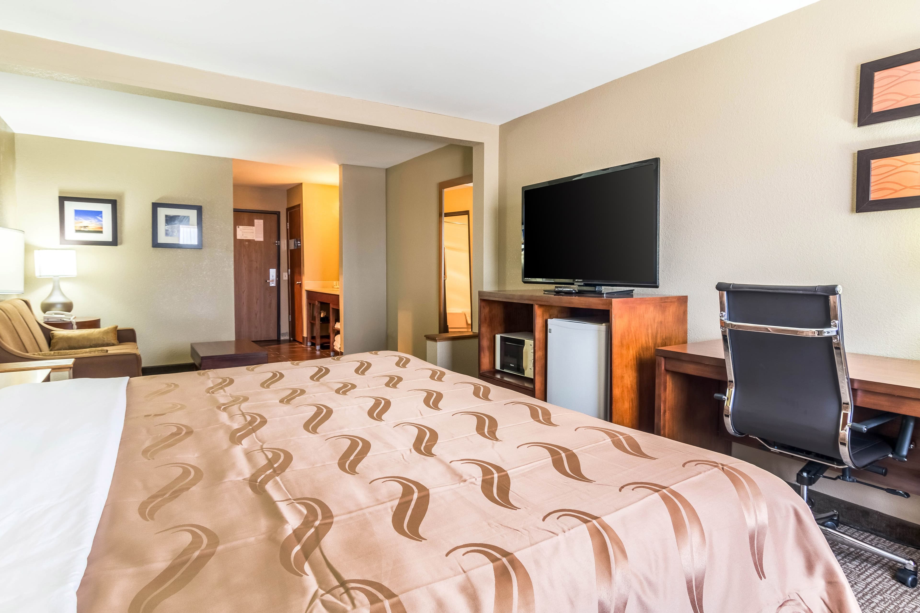 Quality Inn & Suites Salem near I-57 — 16