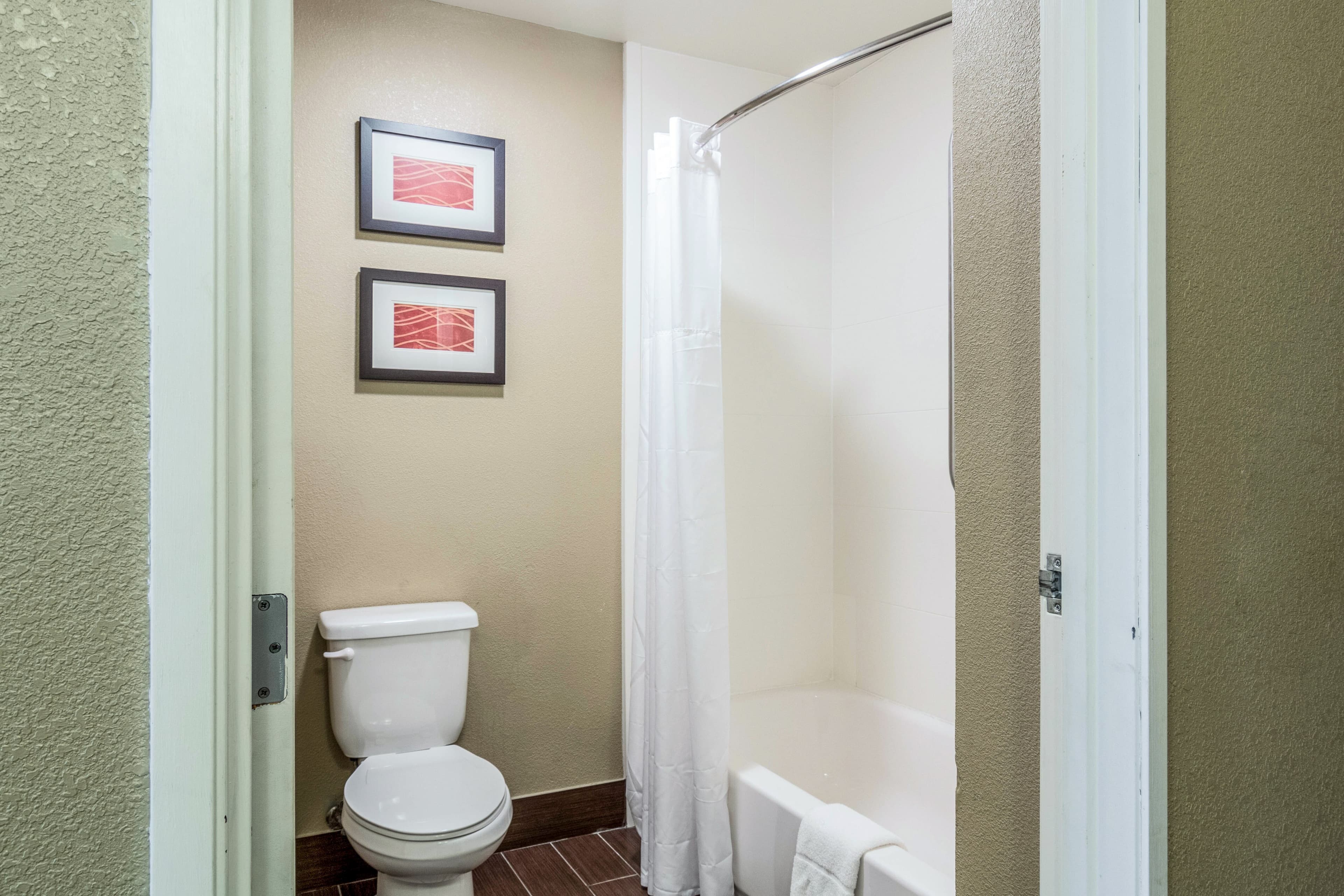 Quality Inn & Suites Salem near I-57 — 7