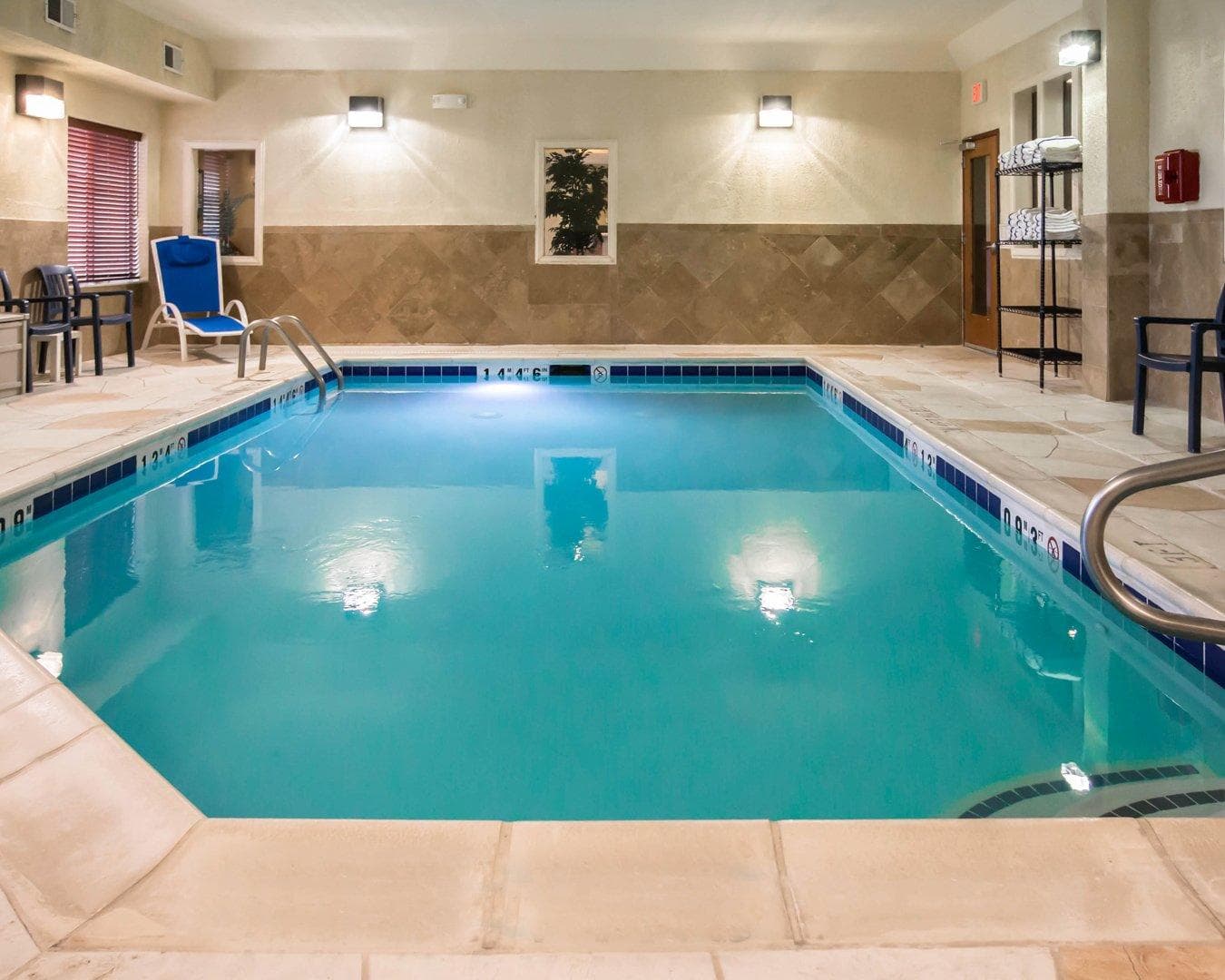 Comfort Inn Crystal Lake - Algonquin - Image 1