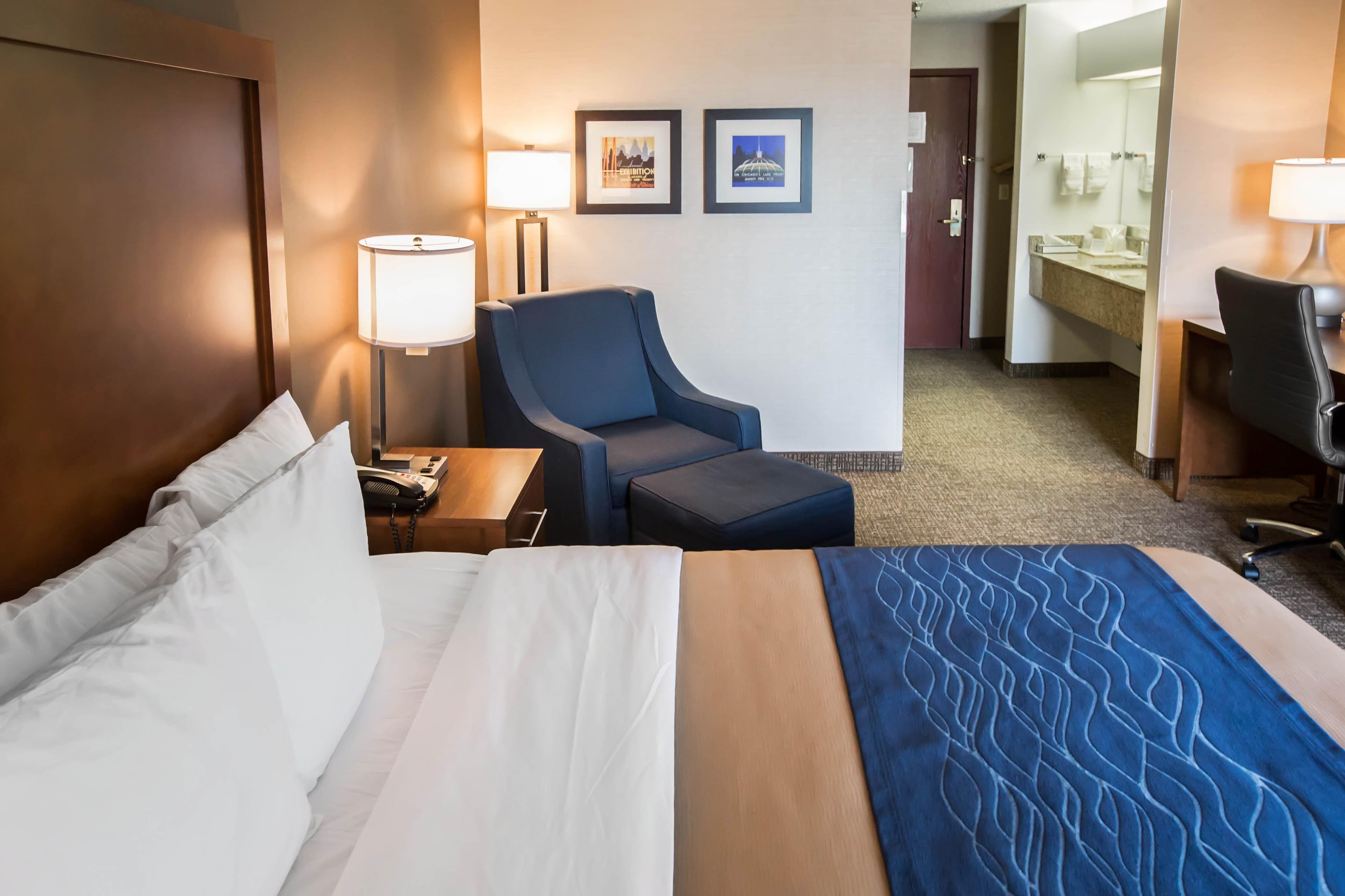 Comfort Inn Crystal Lake - Algonquin - Image 5