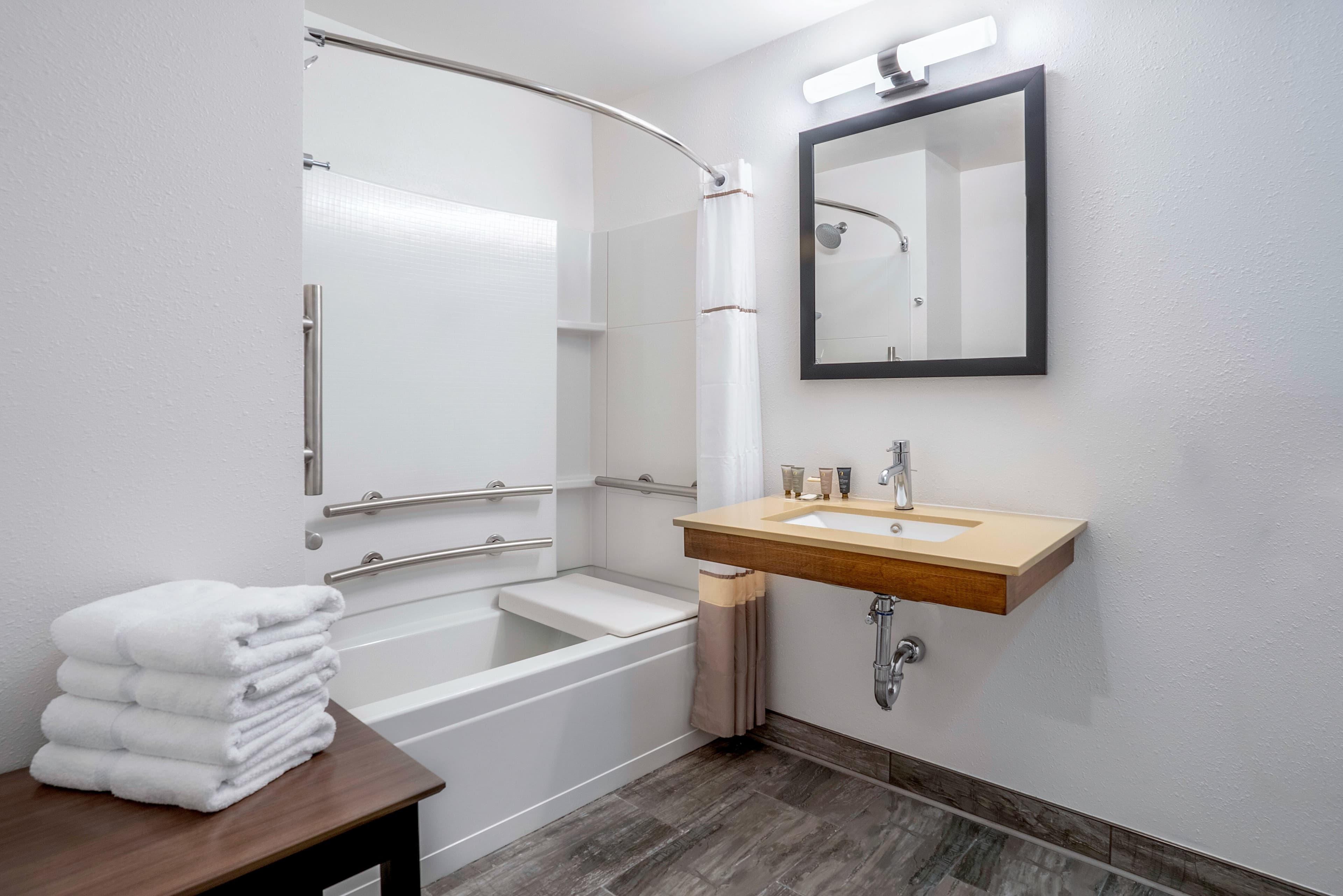 Riverview Inn & Suites, an Ascend Collection Hotel - Image 2