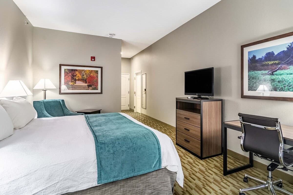 Riverview Inn & Suites, an Ascend Collection Hotel — 9