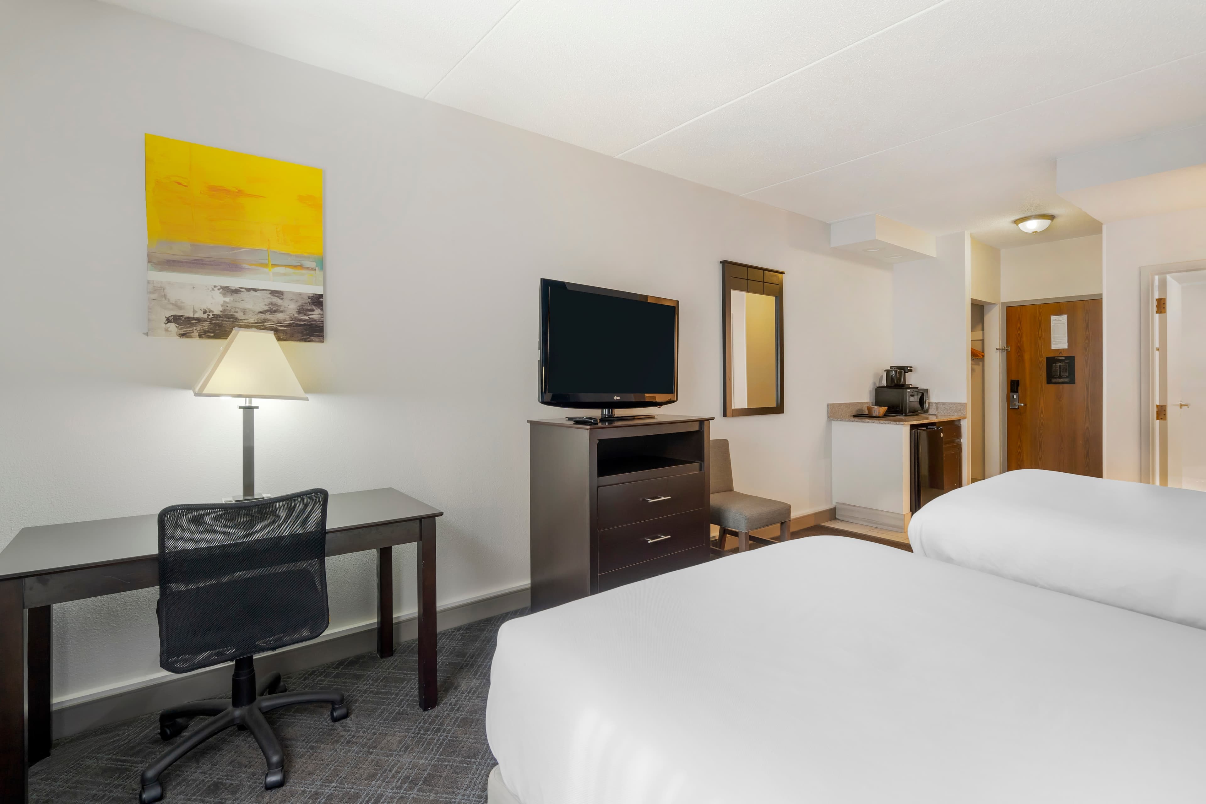 Comfort Inn & Suites Mundelein-Vernon Hills - Image 4