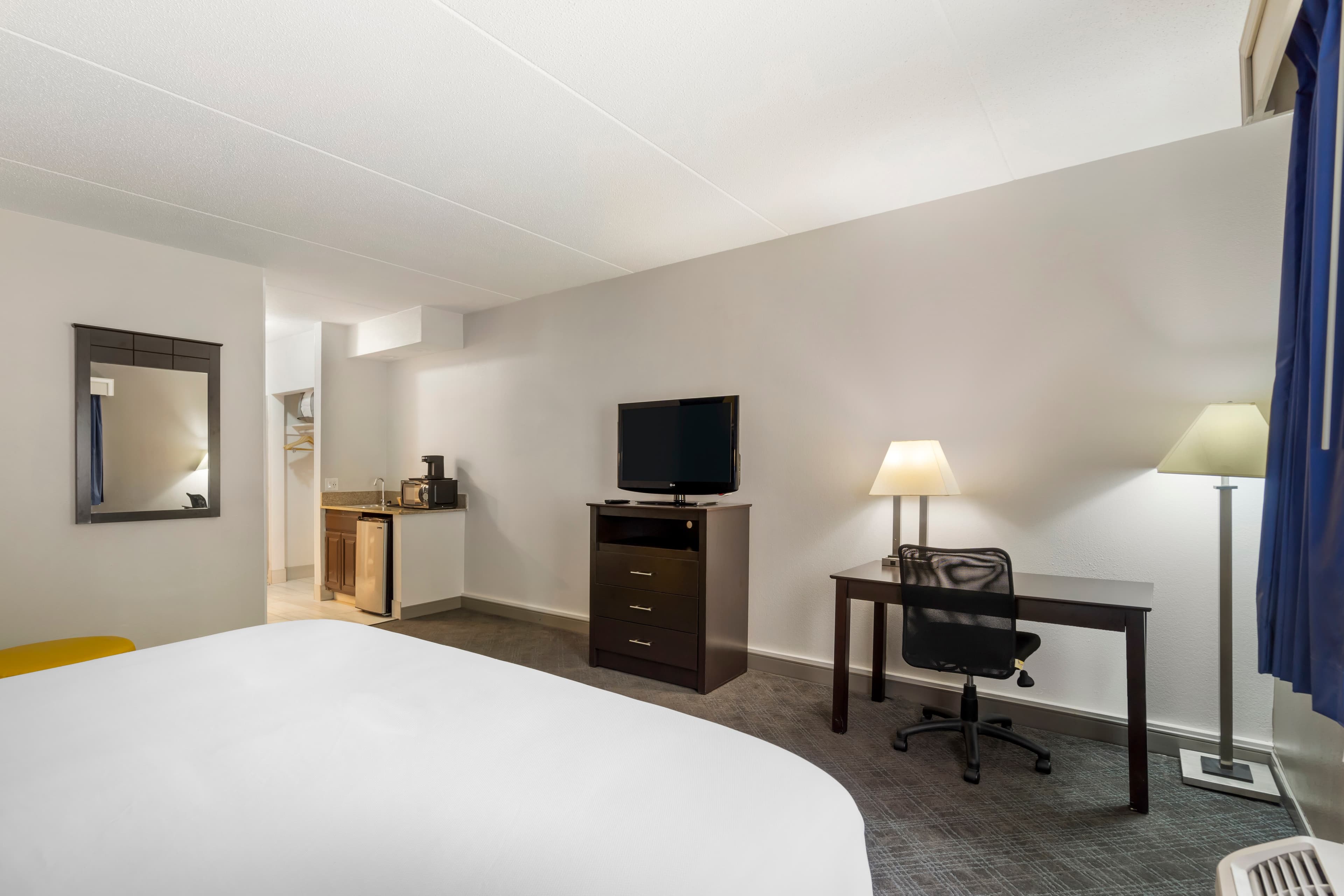 Comfort Inn & Suites Mundelein-Vernon Hills — 14