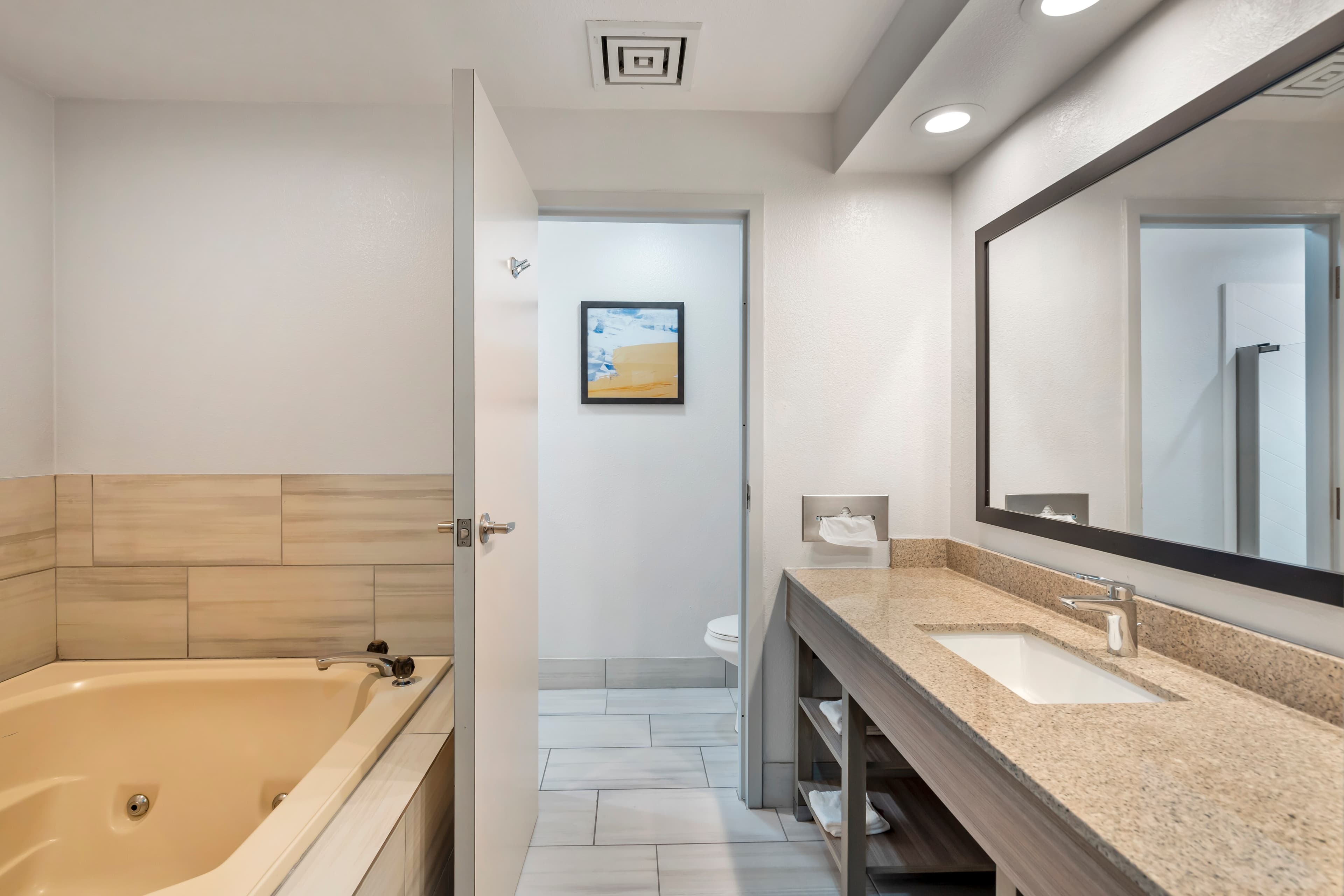 Comfort Inn & Suites Mundelein-Vernon Hills — 33