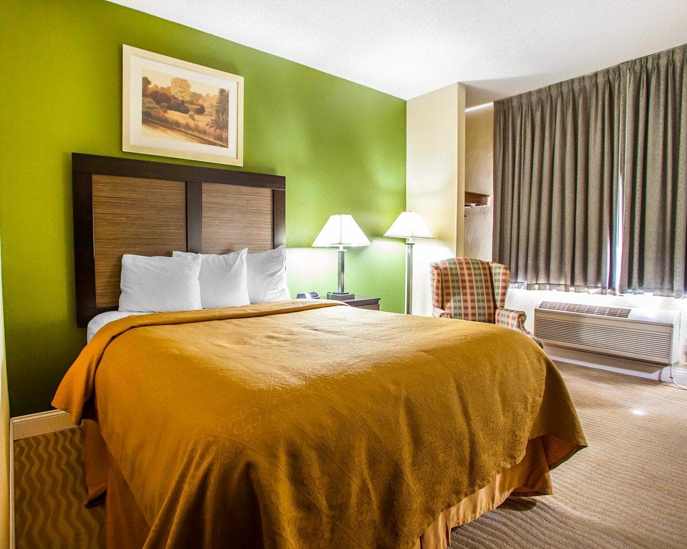 Quality Inn & Suites Champaign North - Urbana — 6